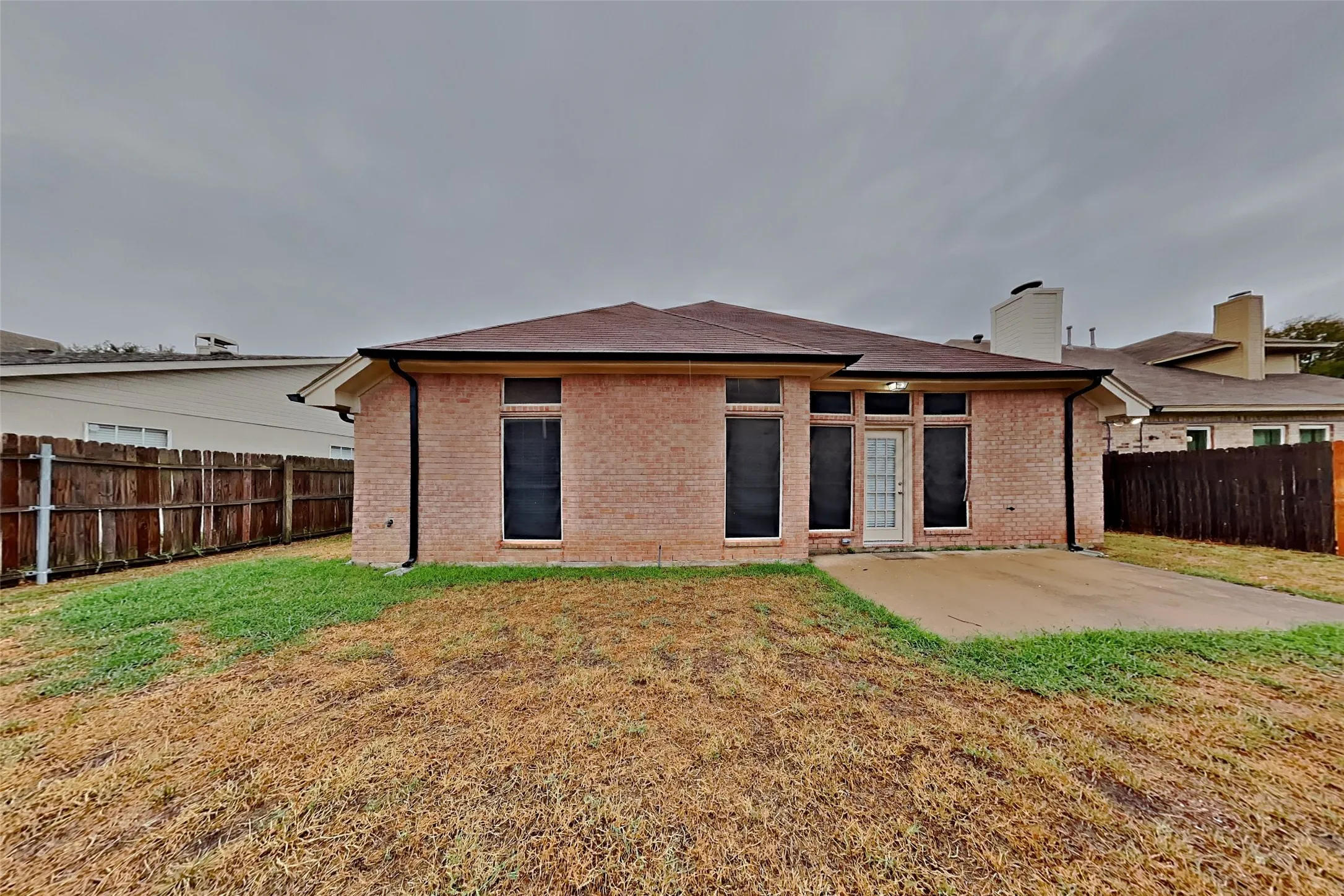 Single Family Residence For Rent in Tarrant County , 2988 Thames Trail, Fort Worth, Texas 76118, 3 Bedroom, 2 Bathroom, 2 Garage spaces, 1,705 Sqft, built in 1994, mls#21403475, Real Estate Agent in Fort Worth, Homes For Rent in Tarrant county, Homes For Rent in Fort Worth, Realtor in Fort Worth Texas, Real Estate Brokerage Independent Realty Texas, Luminita Cordes Realtor