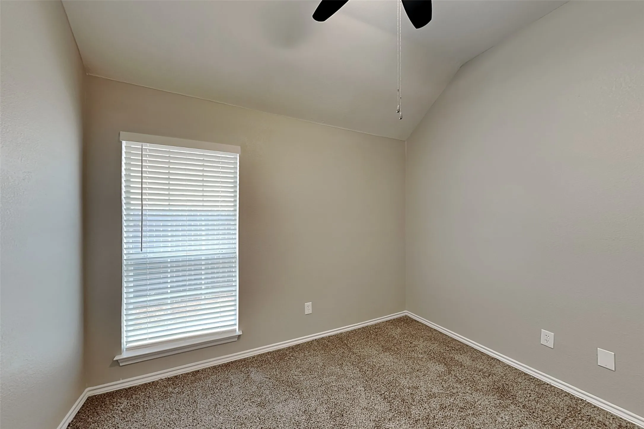Single Family Residence For Rent in Tarrant County , 2988 Thames Trail, Fort Worth, Texas 76118, 3 Bedroom, 2 Bathroom, 2 Garage spaces, 1,705 Sqft, built in 1994, mls#21403475, Real Estate Agent in Fort Worth, Homes For Rent in Tarrant county, Homes For Rent in Fort Worth, Realtor in Fort Worth Texas, Real Estate Brokerage Independent Realty Texas, Luminita Cordes Realtor