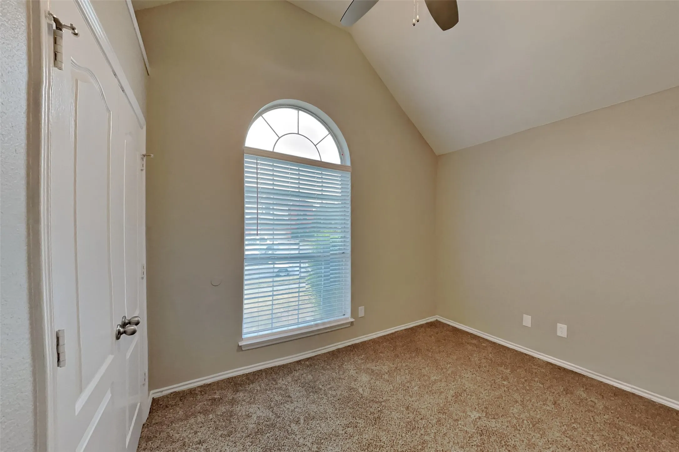 Single Family Residence For Rent in Tarrant County , 2988 Thames Trail, Fort Worth, Texas 76118, 3 Bedroom, 2 Bathroom, 2 Garage spaces, 1,705 Sqft, built in 1994, mls#21403475, Real Estate Agent in Fort Worth, Homes For Rent in Tarrant county, Homes For Rent in Fort Worth, Realtor in Fort Worth Texas, Real Estate Brokerage Independent Realty Texas, Luminita Cordes Realtor