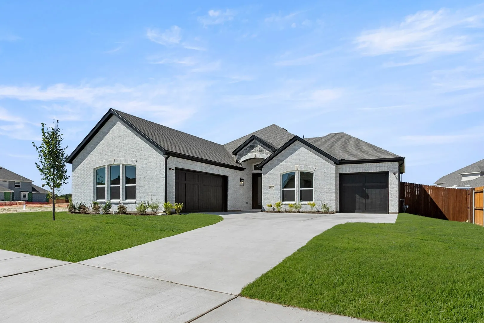 1633 Briarwood-Front-2