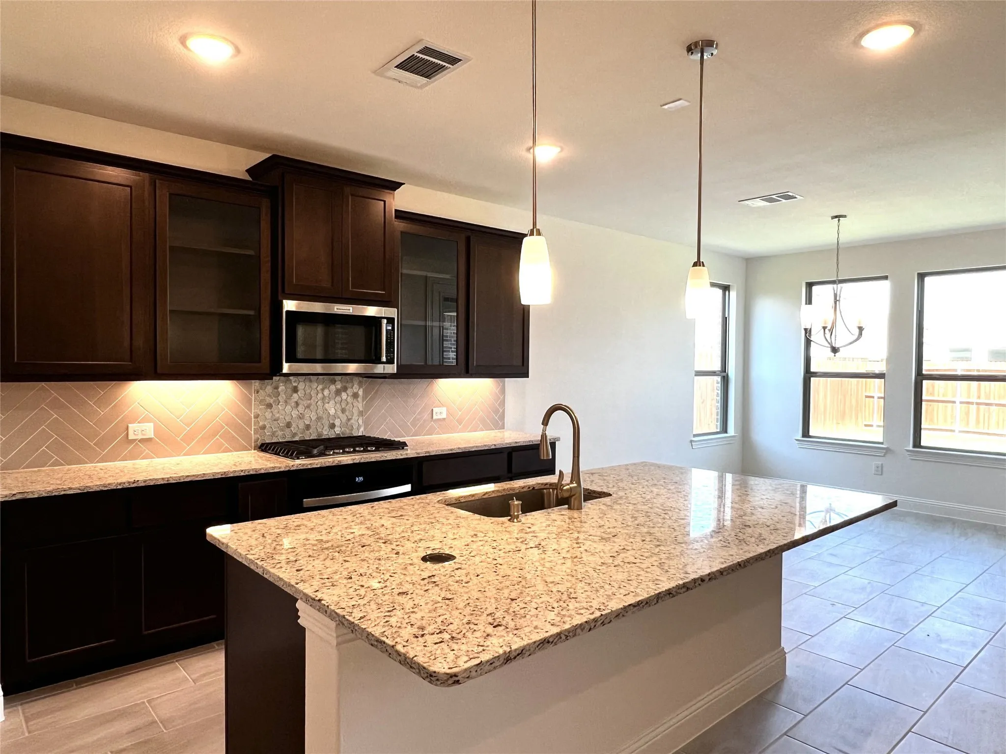 Single Family Residence For Rent in Tarrant County , 5952 Halls Lake Loop, Fort Worth, Texas 76179, 4 Bedroom, 4 Bathroom, 2 Garage spaces, 3,290 Sqft, built in 2024, mls#21403477, Real Estate Agent in Fort Worth, Homes For Rent in Tarrant county, Homes For Rent in Fort Worth, Realtor in Fort Worth Texas, Real Estate Brokerage Independent Realty Texas, Luminita Cordes Realtor