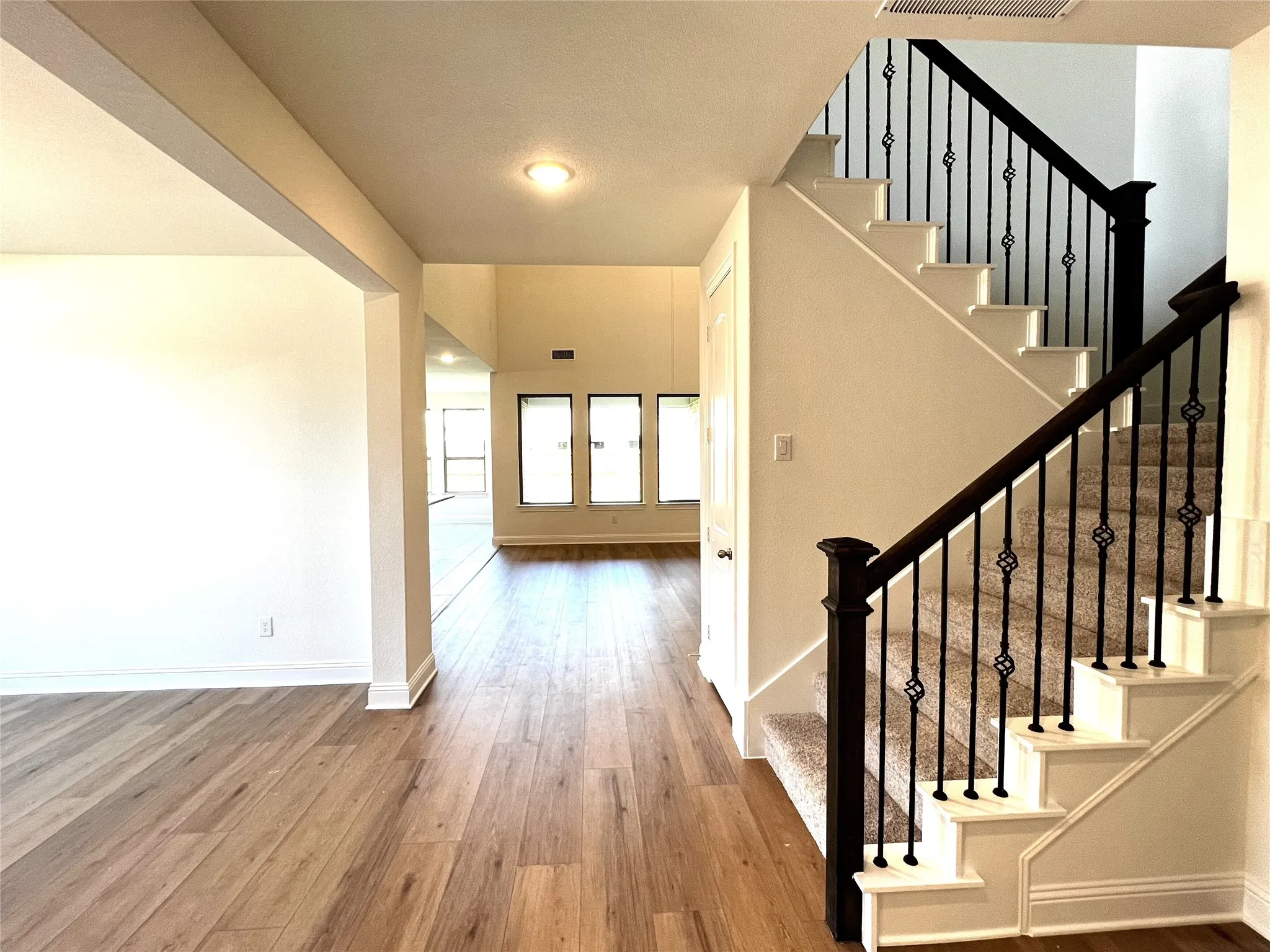 Single Family Residence For Rent in Tarrant County , 5952 Halls Lake Loop, Fort Worth, Texas 76179, 4 Bedroom, 4 Bathroom, 2 Garage spaces, 3,290 Sqft, built in 2024, mls#21403477, Real Estate Agent in Fort Worth, Homes For Rent in Tarrant county, Homes For Rent in Fort Worth, Realtor in Fort Worth Texas, Real Estate Brokerage Independent Realty Texas, Luminita Cordes Realtor