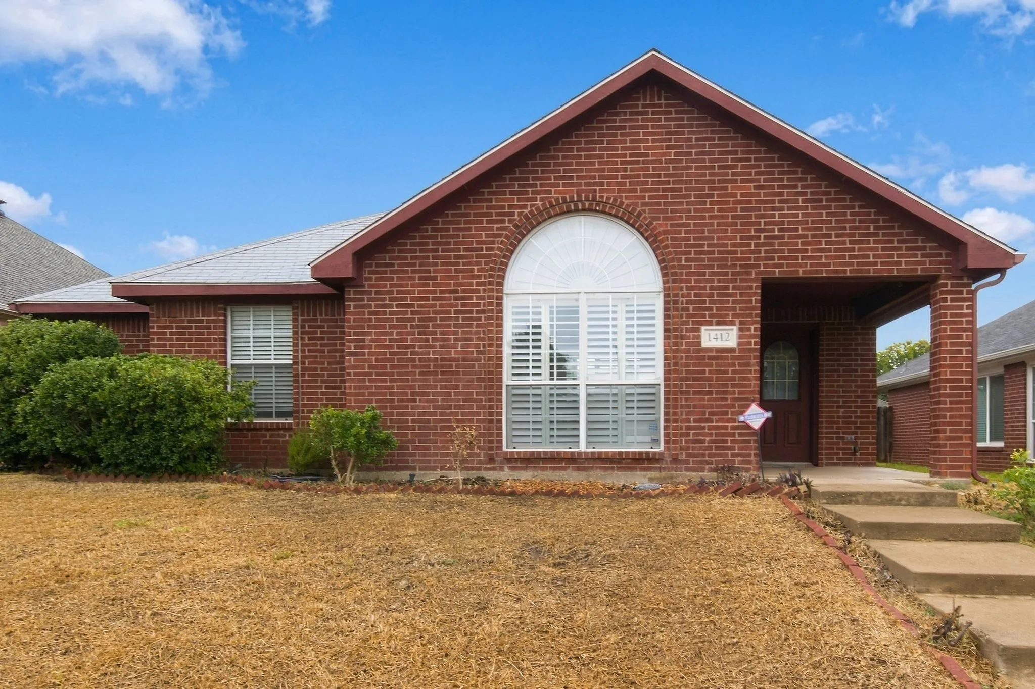 Single Family Residence For Rent in Tarrant County , 1412 Toplea Drive, Euless, Texas 76040, 3 Bedroom, 2 Bathroom, 2 Garage spaces, 1,662 Sqft, built in 1998, mls#21403440, Real Estate Agent in Euless, Homes For Rent in Tarrant county, Homes For Rent in Euless, Realtor in Euless Texas, Real Estate Brokerage Independent Realty Texas, Luminita Cordes Realtor