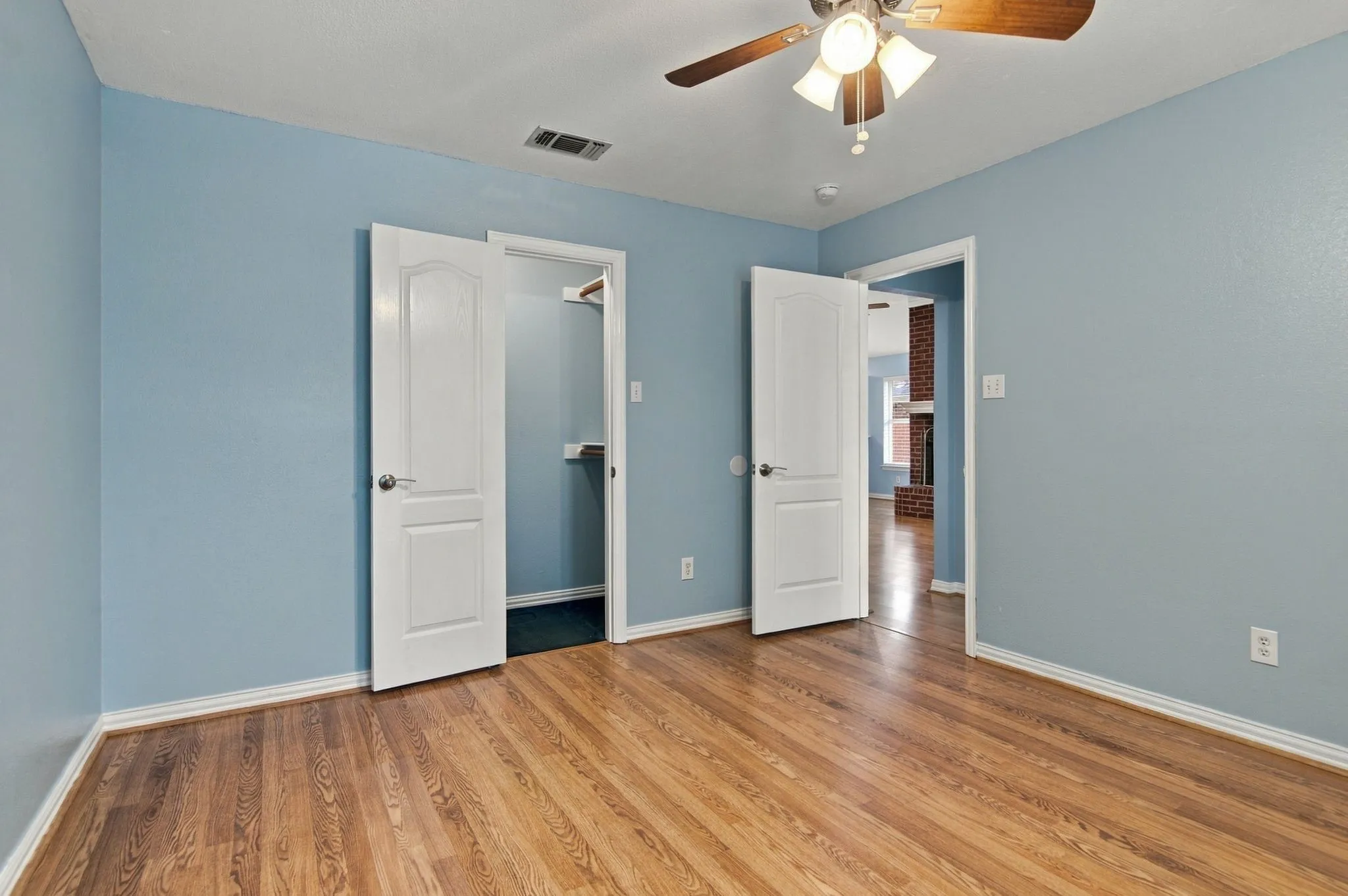 Single Family Residence For Rent in Tarrant County , 1412 Toplea Drive, Euless, Texas 76040, 3 Bedroom, 2 Bathroom, 2 Garage spaces, 1,662 Sqft, built in 1998, mls#21403440, Real Estate Agent in Euless, Homes For Rent in Tarrant county, Homes For Rent in Euless, Realtor in Euless Texas, Real Estate Brokerage Independent Realty Texas, Luminita Cordes Realtor