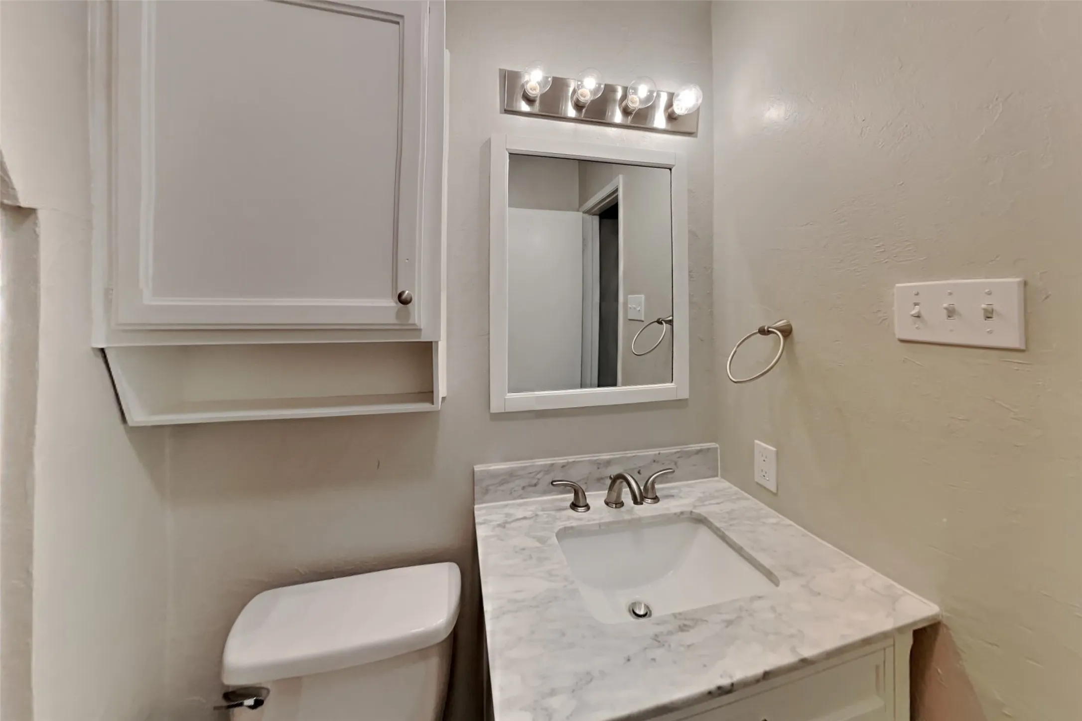 Single Family Residence For Rent in Collin County , 1205 Harvest Glen Drive, Plano, Texas 75023, 3 Bedroom, 2 Bathroom, 2 Garage spaces, 1,828 Sqft, built in 1974, mls#21403480, Real Estate Agent in Plano, Homes For Rent in Collin county, Homes For Rent in Plano, Realtor in Plano Texas, Real Estate Brokerage Independent Realty Texas, Luminita Cordes Realtor