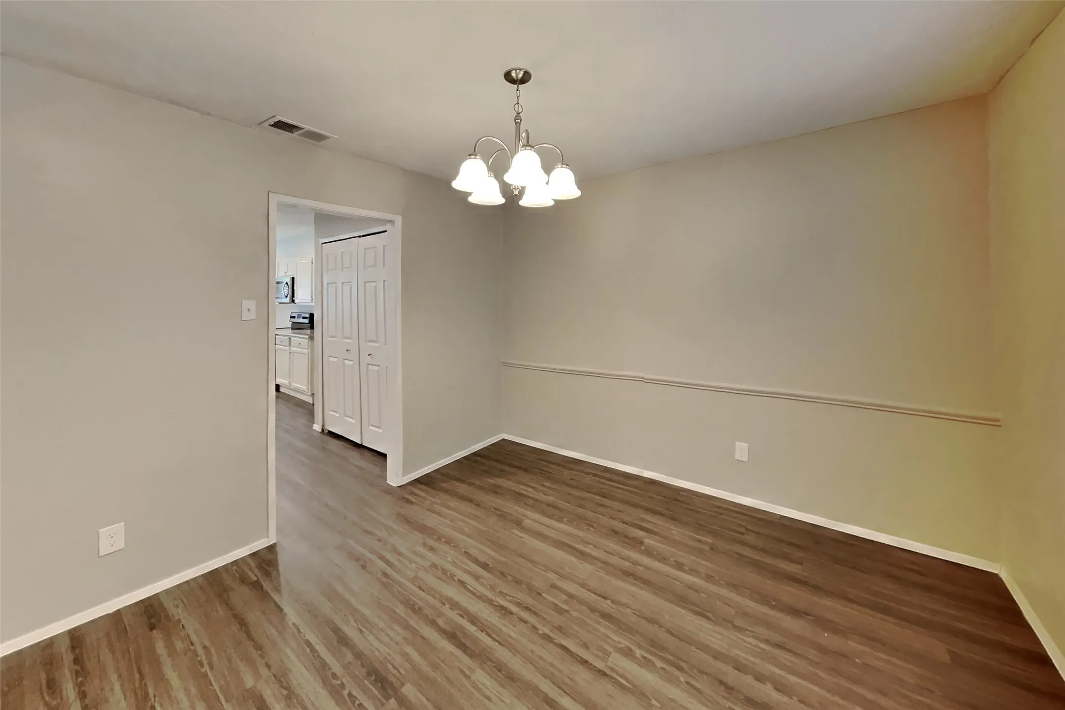 Single Family Residence For Rent in Collin County , 1205 Harvest Glen Drive, Plano, Texas 75023, 3 Bedroom, 2 Bathroom, 2 Garage spaces, 1,828 Sqft, built in 1974, mls#21403480, Real Estate Agent in Plano, Homes For Rent in Collin county, Homes For Rent in Plano, Realtor in Plano Texas, Real Estate Brokerage Independent Realty Texas, Luminita Cordes Realtor