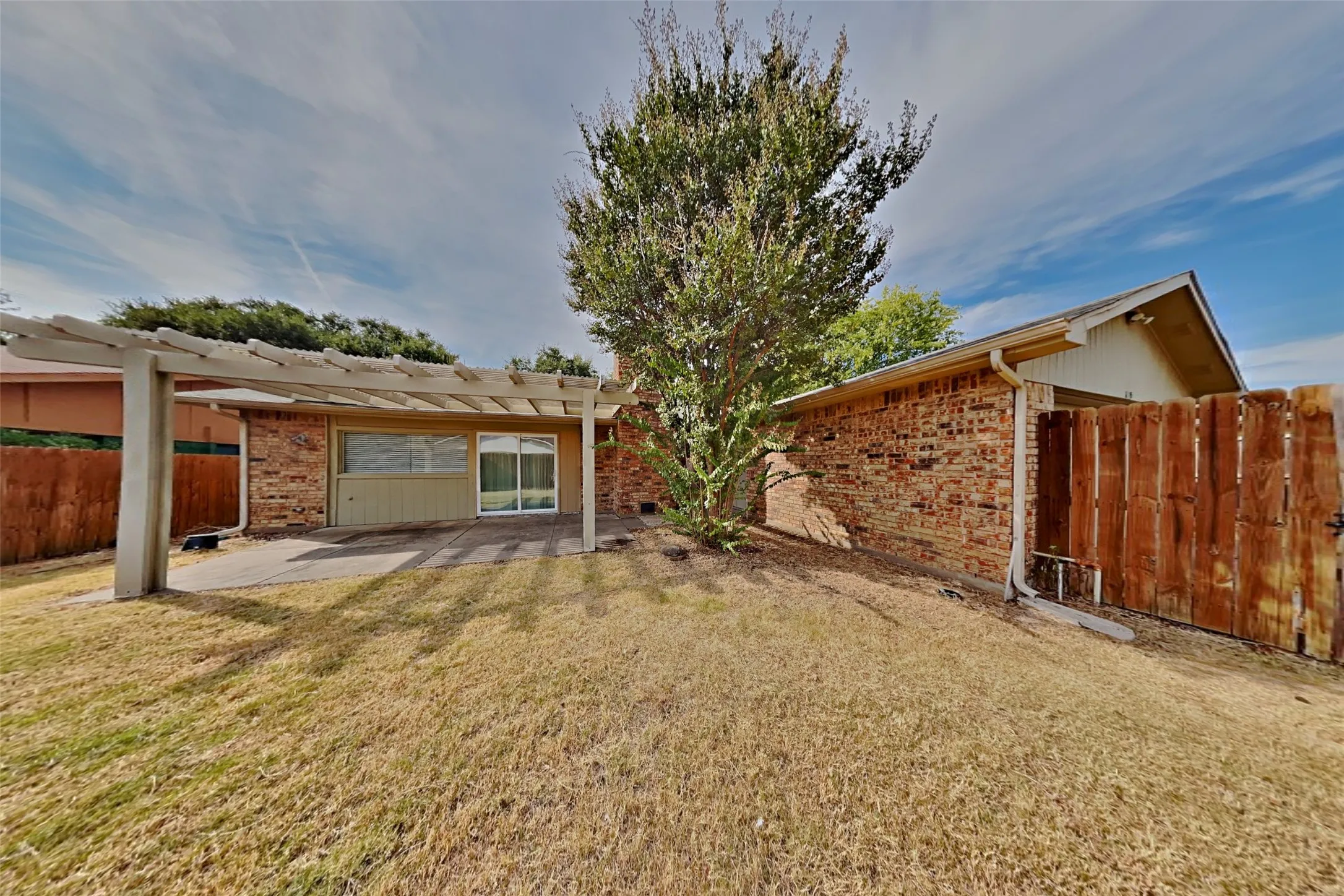 Single Family Residence For Rent in Collin County , 1205 Harvest Glen Drive, Plano, Texas 75023, 3 Bedroom, 2 Bathroom, 2 Garage spaces, 1,828 Sqft, built in 1974, mls#21403480, Real Estate Agent in Plano, Homes For Rent in Collin county, Homes For Rent in Plano, Realtor in Plano Texas, Real Estate Brokerage Independent Realty Texas, Luminita Cordes Realtor