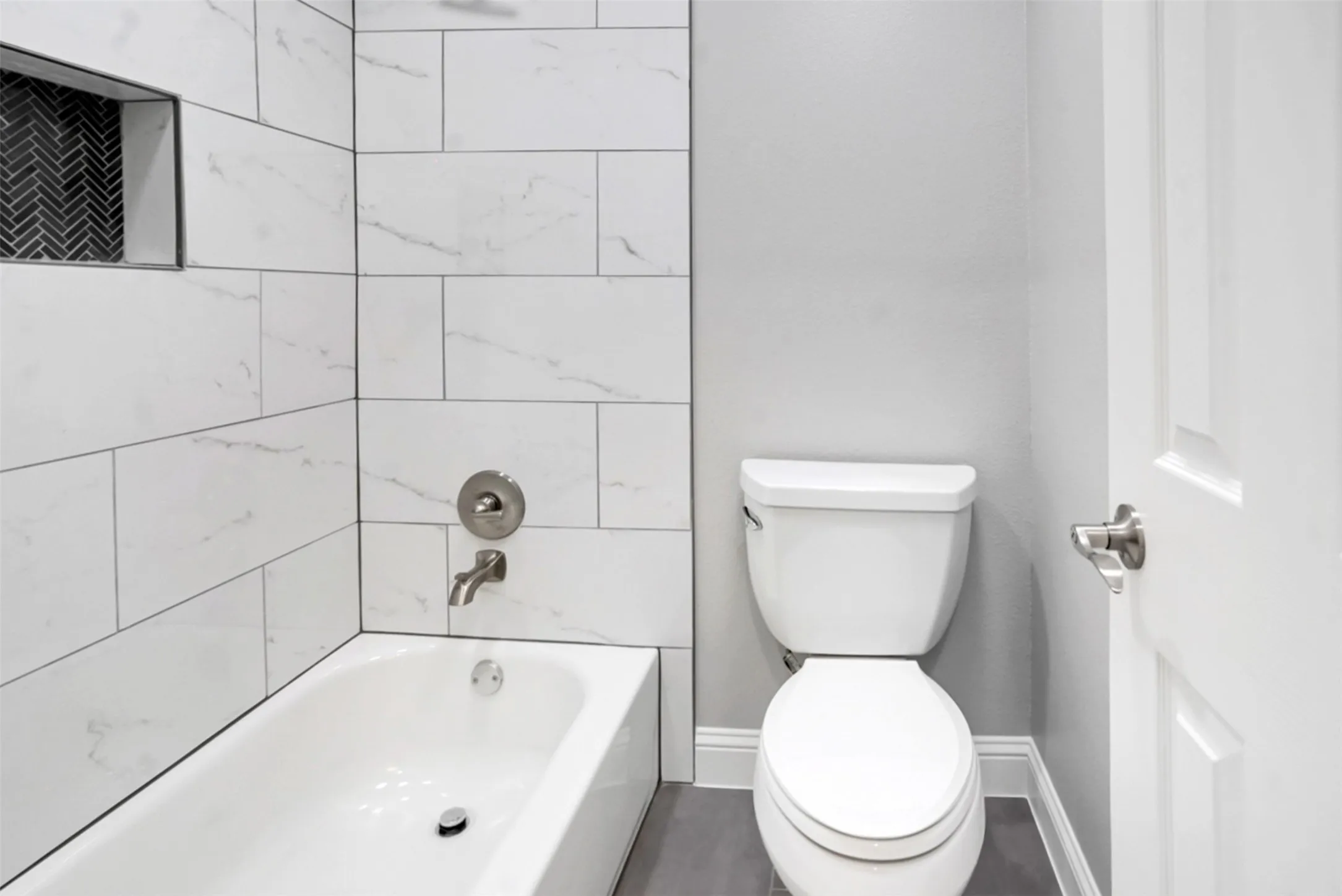 Condominium For Rent in Dallas County , 9254 Forest Lane 408, Dallas, Texas 75243, 2 Bedroom, 2 Bathroom, Garage spaces, 1,064 Sqft, built in 1982, mls#21401047, Real Estate Agent in Dallas, Homes For Rent in Dallas county, Homes For Rent in Dallas, Realtor in Dallas Texas, Real Estate Brokerage Independent Realty Texas, Luminita Cordes Realtor