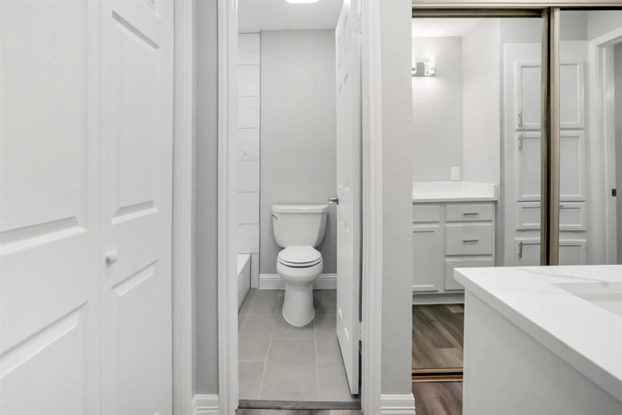 Condominium For Rent in Dallas County , 9254 Forest Lane 408, Dallas, Texas 75243, 2 Bedroom, 2 Bathroom, Garage spaces, 1,064 Sqft, built in 1982, mls#21401047, Real Estate Agent in Dallas, Homes For Rent in Dallas county, Homes For Rent in Dallas, Realtor in Dallas Texas, Real Estate Brokerage Independent Realty Texas, Luminita Cordes Realtor