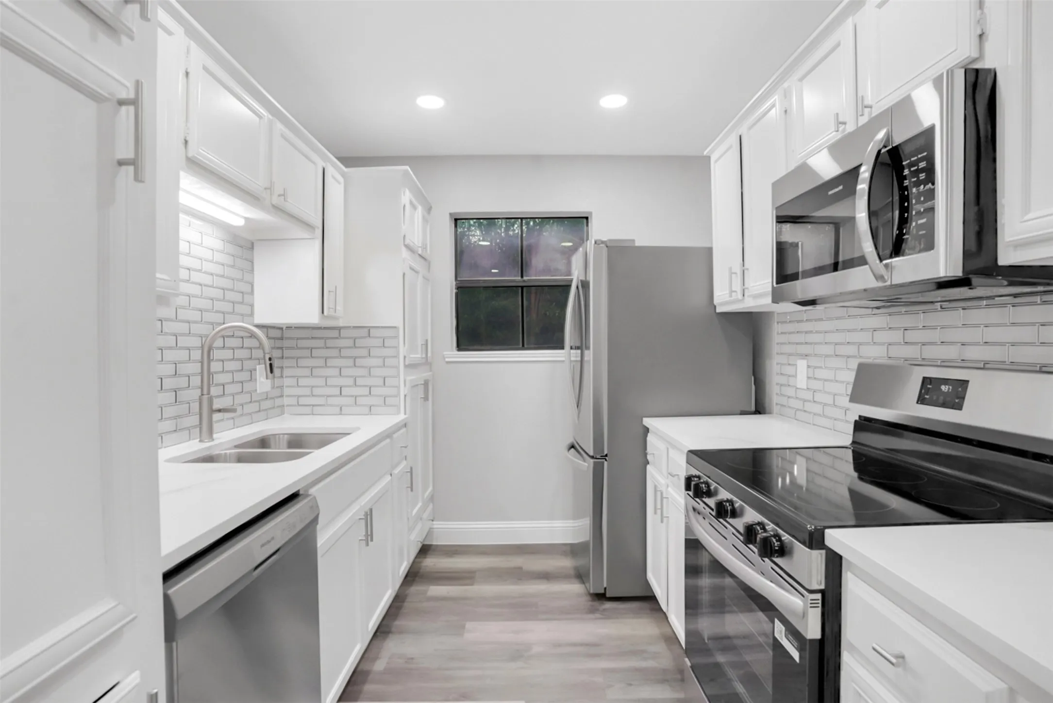 Condominium For Rent in Dallas County , 9254 Forest Lane 408, Dallas, Texas 75243, 2 Bedroom, 2 Bathroom, Garage spaces, 1,064 Sqft, built in 1982, mls#21401047, Real Estate Agent in Dallas, Homes For Rent in Dallas county, Homes For Rent in Dallas, Realtor in Dallas Texas, Real Estate Brokerage Independent Realty Texas, Luminita Cordes Realtor