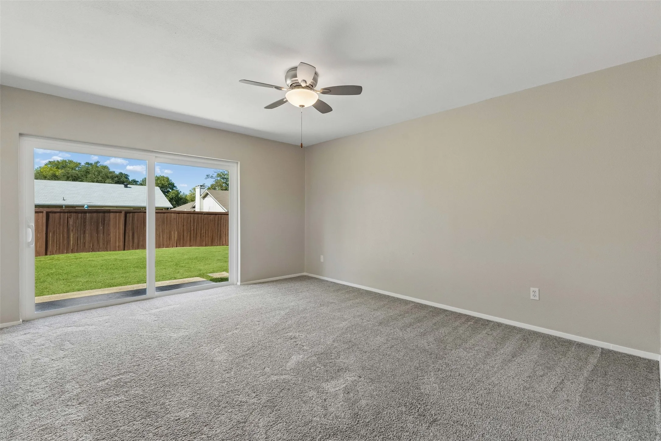 Single Family Residence For Sale in Dallas County , 2023 Inverness Drive, Carrollton, Texas 75007, 3 Bedroom, 2 Bathroom, 2 Garage spaces, 1,436 Sqft, built in 1972, mls#21390798, Real Estate Agent in Carrollton, Homes For Sale in Dallas county, Homes For Sale in Carrollton, Realtor in Carrollton Texas, Real Estate Brokerage Independent Realty Texas, Luminita Cordes Realtor