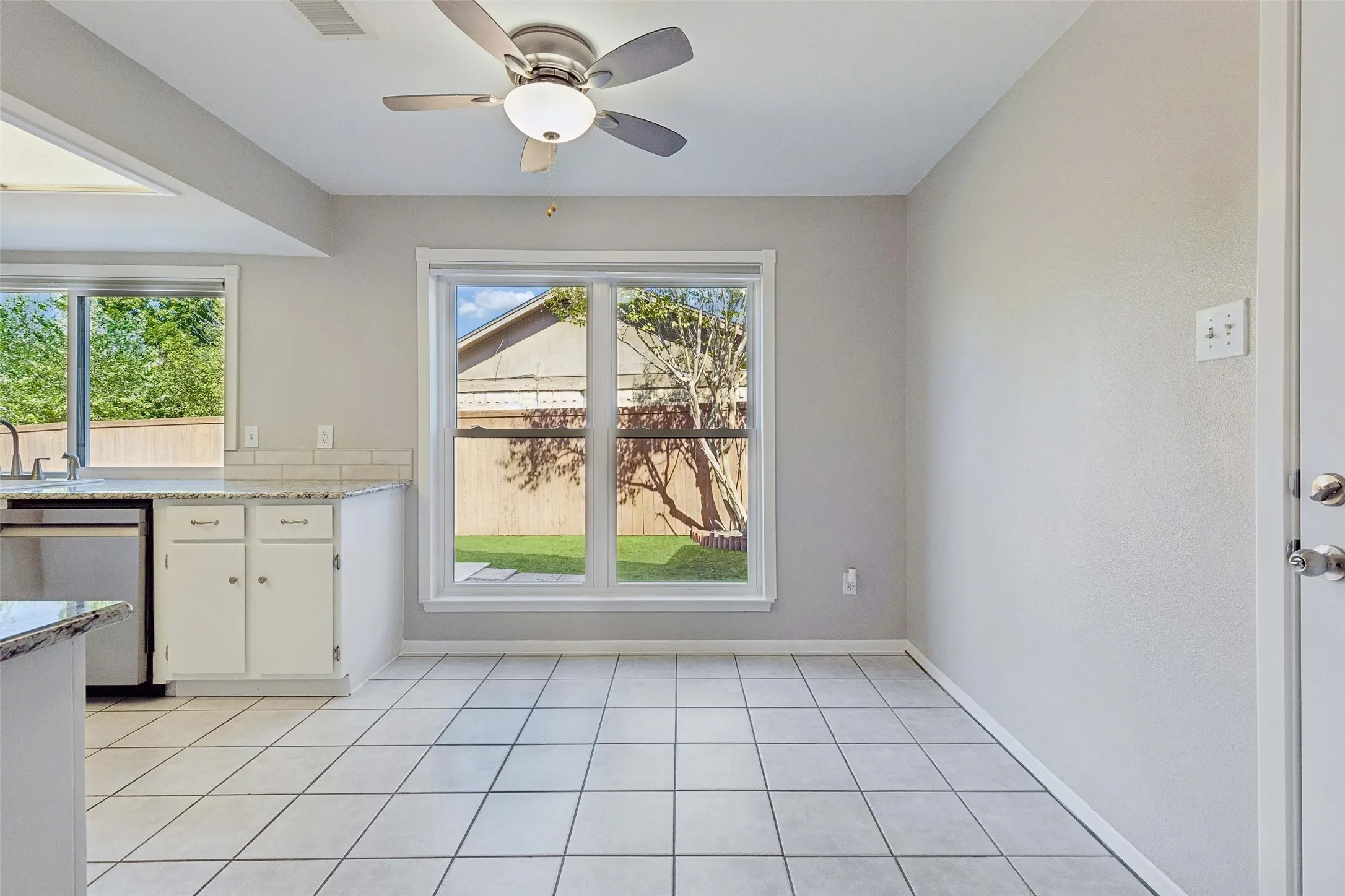 Single Family Residence For Sale in Dallas County , 2023 Inverness Drive, Carrollton, Texas 75007, 3 Bedroom, 2 Bathroom, 2 Garage spaces, 1,436 Sqft, built in 1972, mls#21390798, Real Estate Agent in Carrollton, Homes For Sale in Dallas county, Homes For Sale in Carrollton, Realtor in Carrollton Texas, Real Estate Brokerage Independent Realty Texas, Luminita Cordes Realtor
