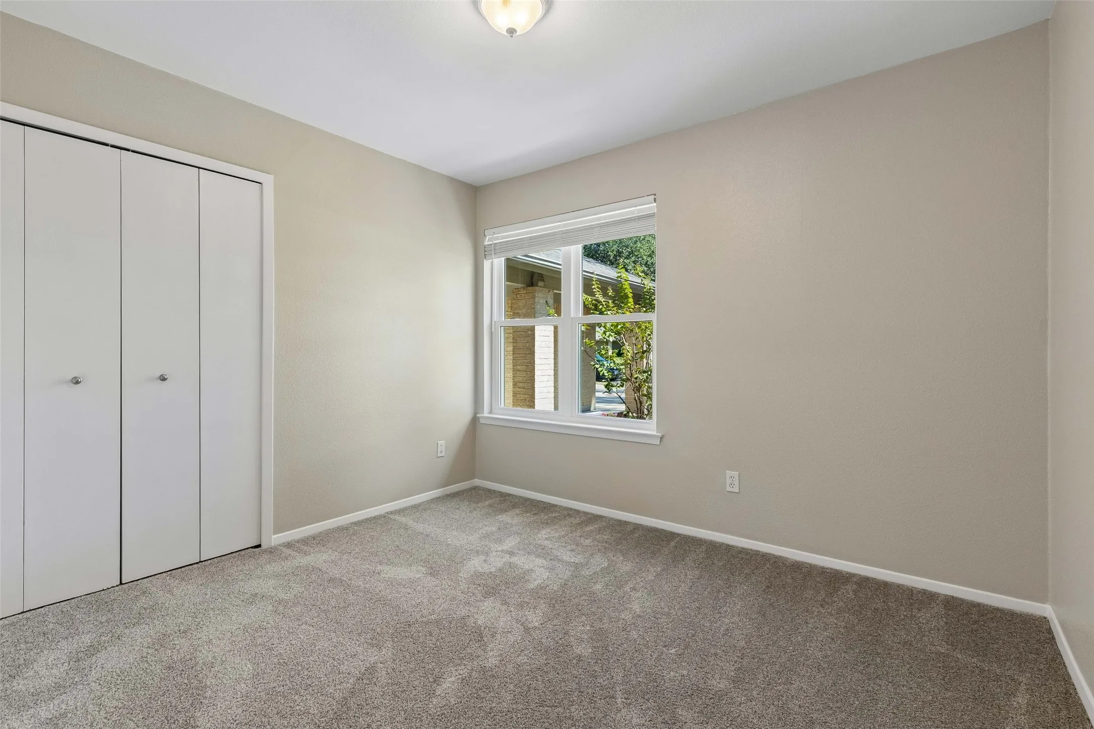Single Family Residence For Sale in Dallas County , 2023 Inverness Drive, Carrollton, Texas 75007, 3 Bedroom, 2 Bathroom, 2 Garage spaces, 1,436 Sqft, built in 1972, mls#21390798, Real Estate Agent in Carrollton, Homes For Sale in Dallas county, Homes For Sale in Carrollton, Realtor in Carrollton Texas, Real Estate Brokerage Independent Realty Texas, Luminita Cordes Realtor