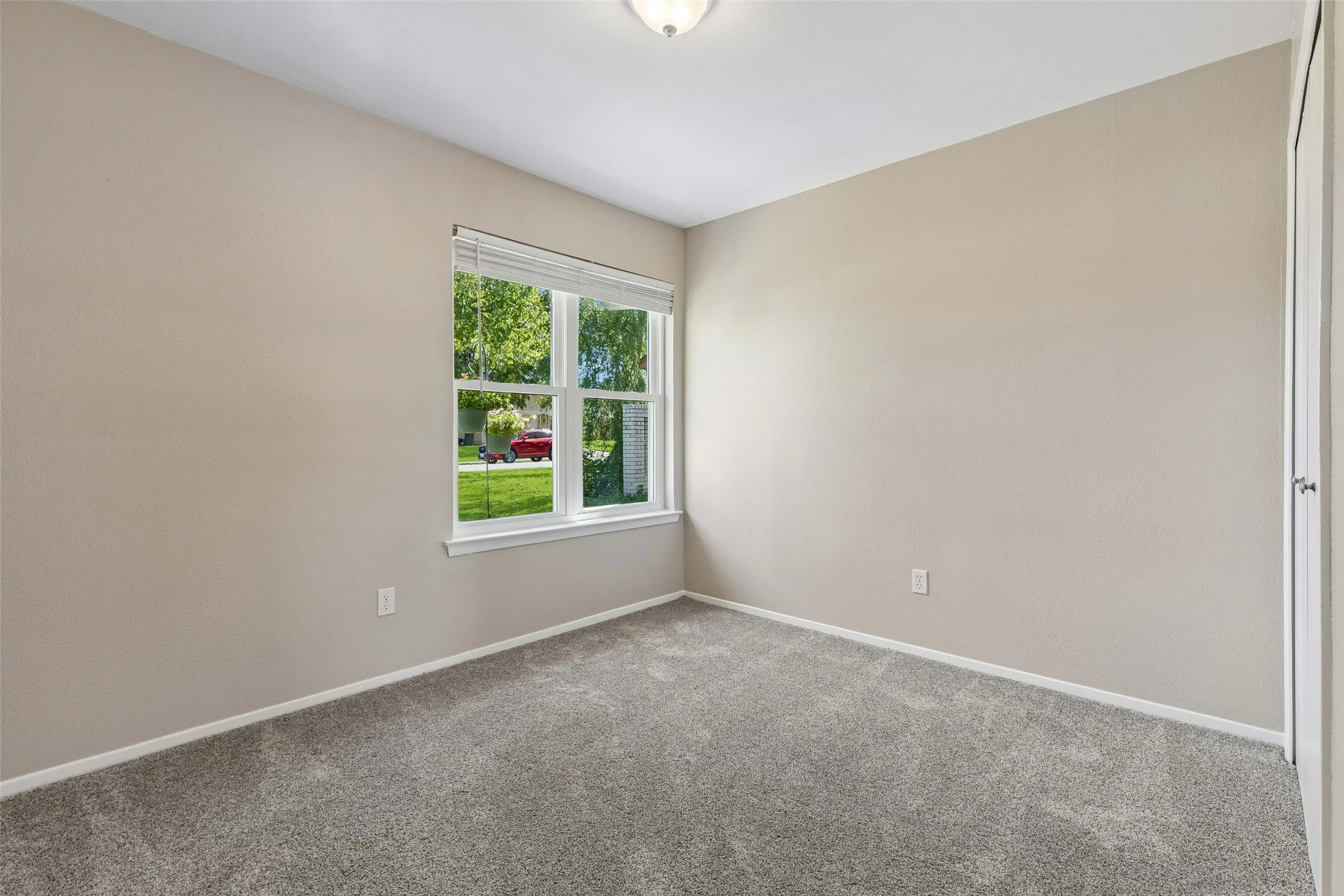 Single Family Residence For Sale in Dallas County , 2023 Inverness Drive, Carrollton, Texas 75007, 3 Bedroom, 2 Bathroom, 2 Garage spaces, 1,436 Sqft, built in 1972, mls#21390798, Real Estate Agent in Carrollton, Homes For Sale in Dallas county, Homes For Sale in Carrollton, Realtor in Carrollton Texas, Real Estate Brokerage Independent Realty Texas, Luminita Cordes Realtor