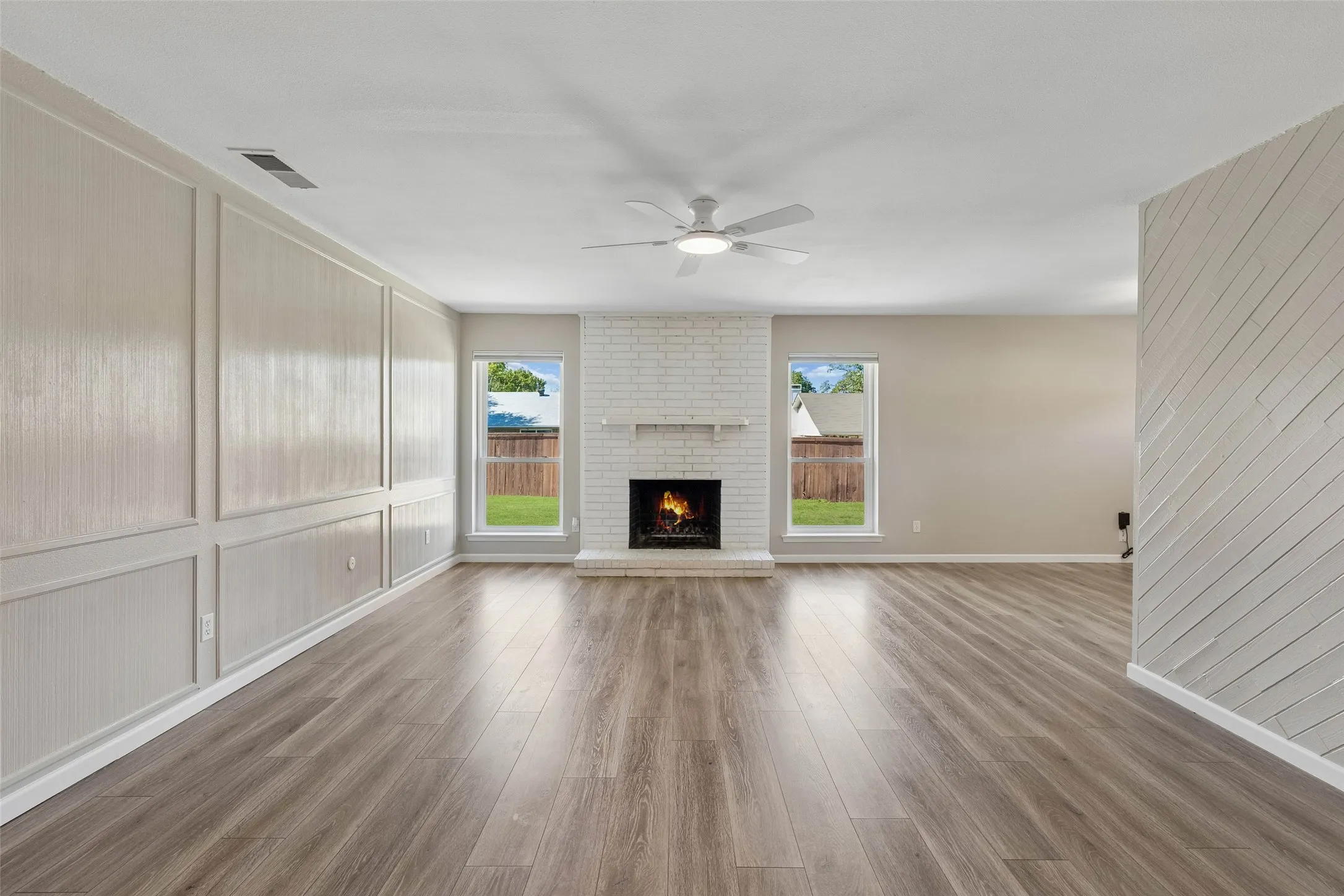 Single Family Residence For Sale in Dallas County , 2023 Inverness Drive, Carrollton, Texas 75007, 3 Bedroom, 2 Bathroom, 2 Garage spaces, 1,436 Sqft, built in 1972, mls#21390798, Real Estate Agent in Carrollton, Homes For Sale in Dallas county, Homes For Sale in Carrollton, Realtor in Carrollton Texas, Real Estate Brokerage Independent Realty Texas, Luminita Cordes Realtor