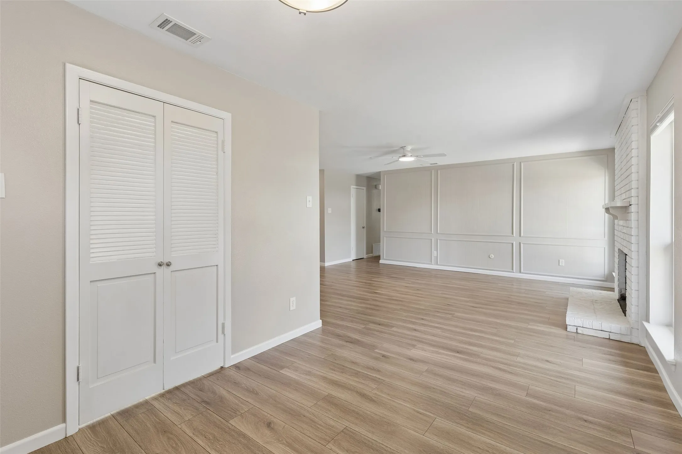 Single Family Residence For Sale in Dallas County , 2023 Inverness Drive, Carrollton, Texas 75007, 3 Bedroom, 2 Bathroom, 2 Garage spaces, 1,436 Sqft, built in 1972, mls#21390798, Real Estate Agent in Carrollton, Homes For Sale in Dallas county, Homes For Sale in Carrollton, Realtor in Carrollton Texas, Real Estate Brokerage Independent Realty Texas, Luminita Cordes Realtor