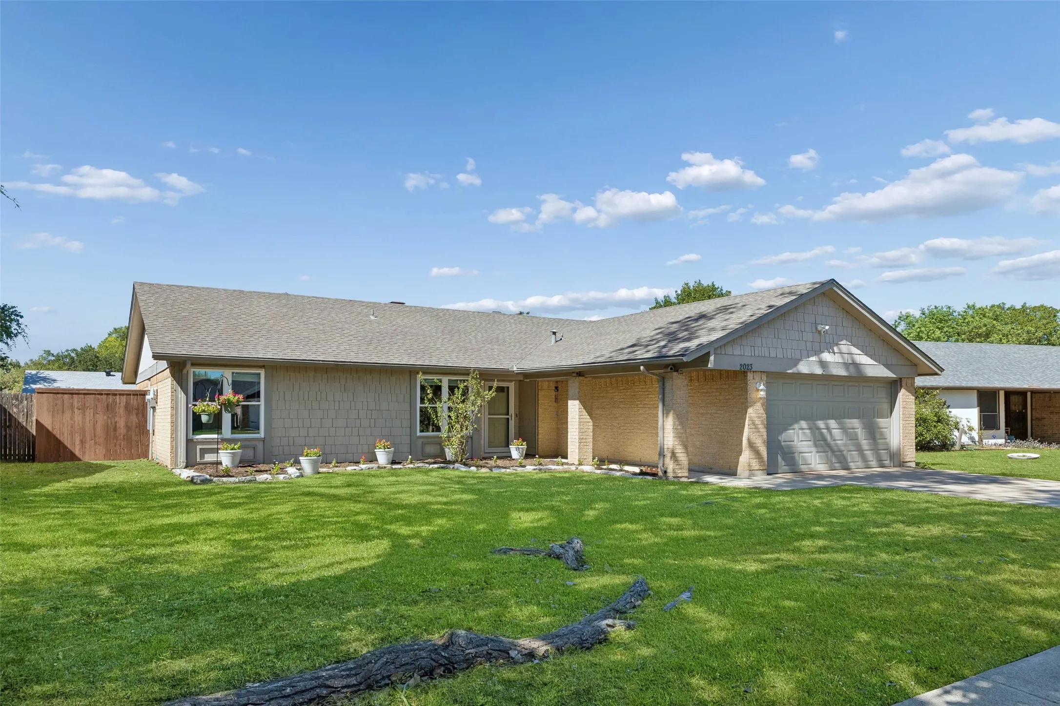 Single Family Residence For Sale in Dallas County , 2023 Inverness Drive, Carrollton, Texas 75007, 3 Bedroom, 2 Bathroom, 2 Garage spaces, 1,436 Sqft, built in 1972, mls#21390798, Real Estate Agent in Carrollton, Homes For Sale in Dallas county, Homes For Sale in Carrollton, Realtor in Carrollton Texas, Real Estate Brokerage Independent Realty Texas, Luminita Cordes Realtor