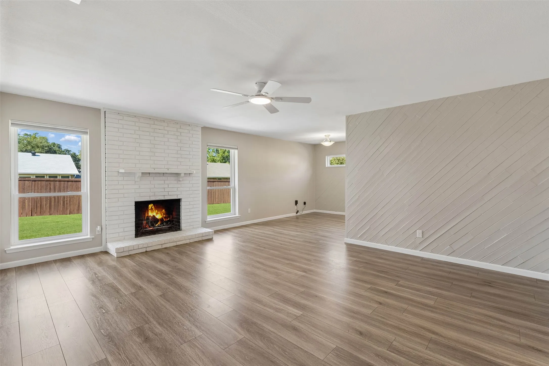 Single Family Residence For Sale in Dallas County , 2023 Inverness Drive, Carrollton, Texas 75007, 3 Bedroom, 2 Bathroom, 2 Garage spaces, 1,436 Sqft, built in 1972, mls#21390798, Real Estate Agent in Carrollton, Homes For Sale in Dallas county, Homes For Sale in Carrollton, Realtor in Carrollton Texas, Real Estate Brokerage Independent Realty Texas, Luminita Cordes Realtor