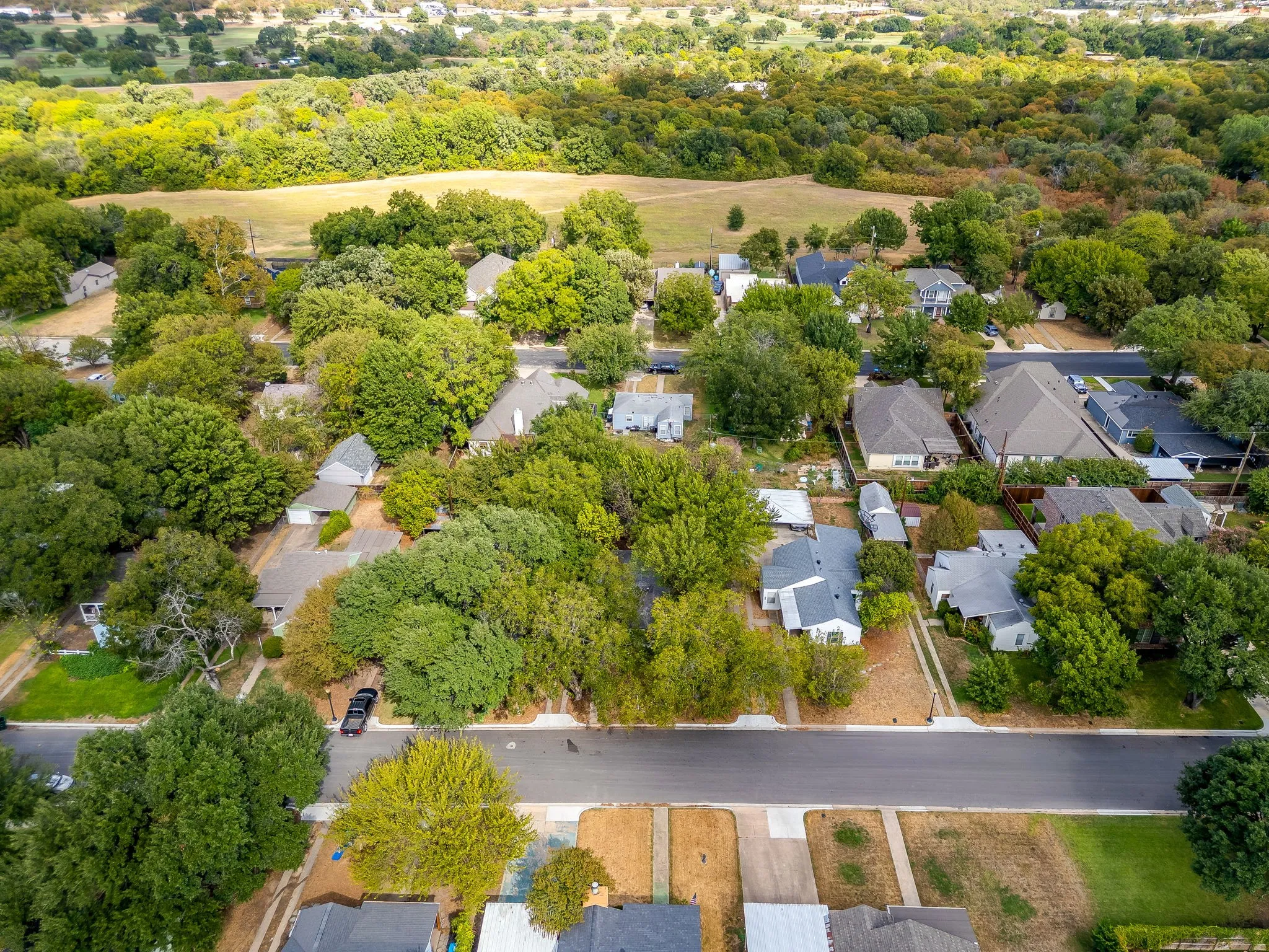 Single Family Residence For Sale in Tarrant County , 720 Northwood Road, Fort Worth, Texas 76107, 2 Bedroom, 1 Bathroom, 1 Garage spaces, 995 Sqft, built in 1942, mls#21397988, Real Estate Agent in Fort Worth, Homes For Sale in Tarrant county, Homes For Sale in Fort Worth, Realtor in Fort Worth Texas, Real Estate Brokerage Independent Realty Texas, Luminita Cordes Realtor