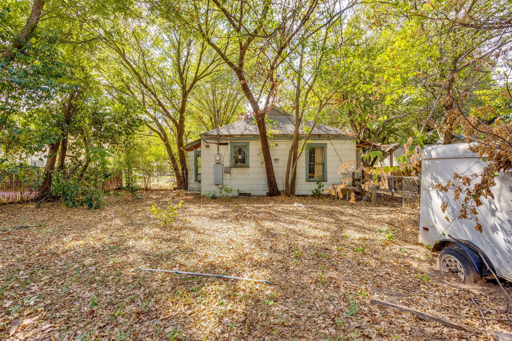 Single Family Residence For Sale in Tarrant County , 720 Northwood Road, Fort Worth, Texas 76107, 2 Bedroom, 1 Bathroom, 1 Garage spaces, 995 Sqft, built in 1942, mls#21397988, Real Estate Agent in Fort Worth, Homes For Sale in Tarrant county, Homes For Sale in Fort Worth, Realtor in Fort Worth Texas, Real Estate Brokerage Independent Realty Texas, Luminita Cordes Realtor