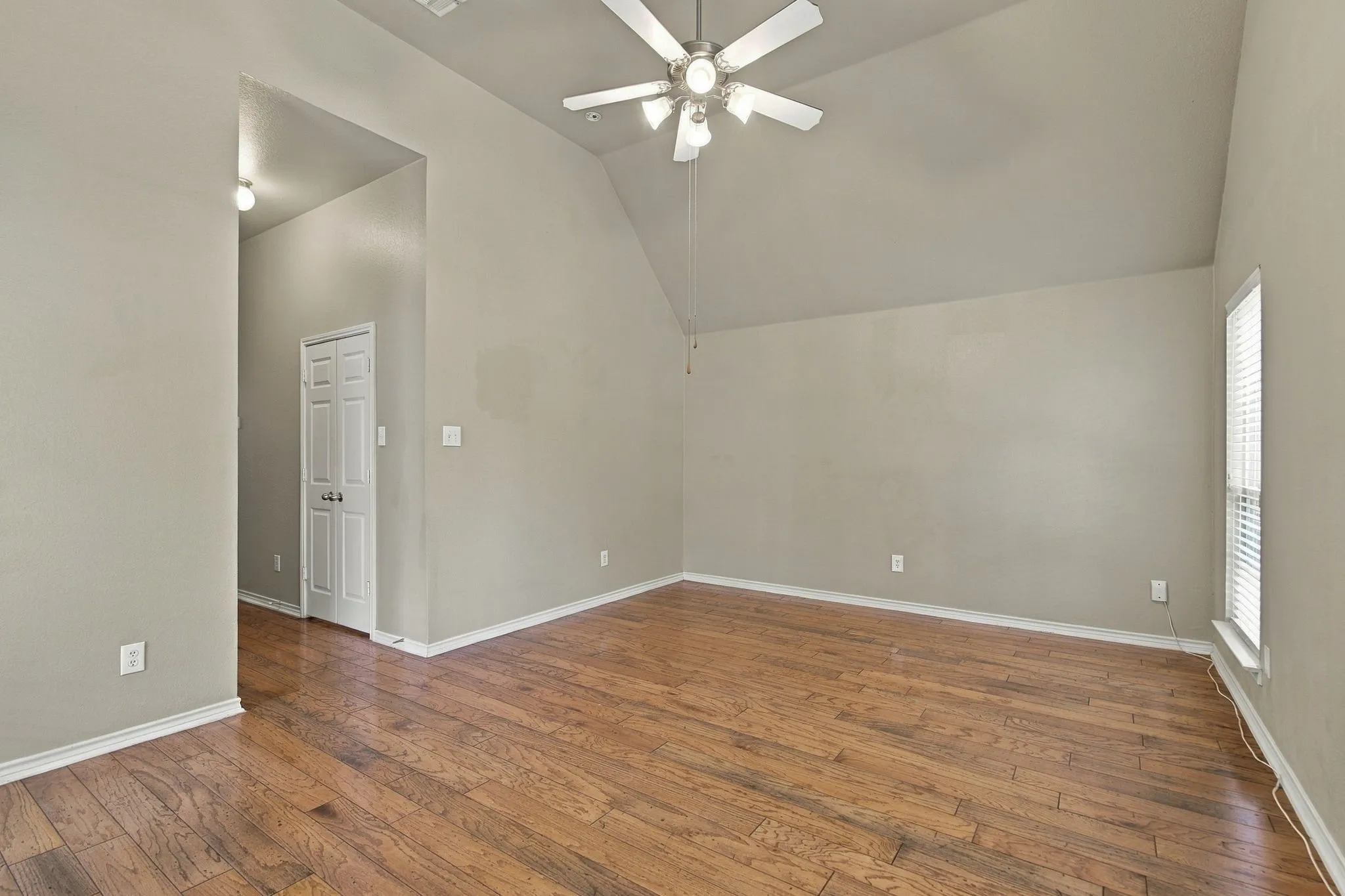 Single Family Residence For Rent in Collin County , 9424 Snowberry Drive, Frisco, Texas 75035, 3 Bedroom, 3 Bathroom, 2 Garage spaces, 2,182 Sqft, built in 2004, mls#21403441, Real Estate Agent in Frisco, Homes For Rent in Collin county, Homes For Rent in Frisco, Realtor in Frisco Texas, Real Estate Brokerage Independent Realty Texas, Luminita Cordes Realtor