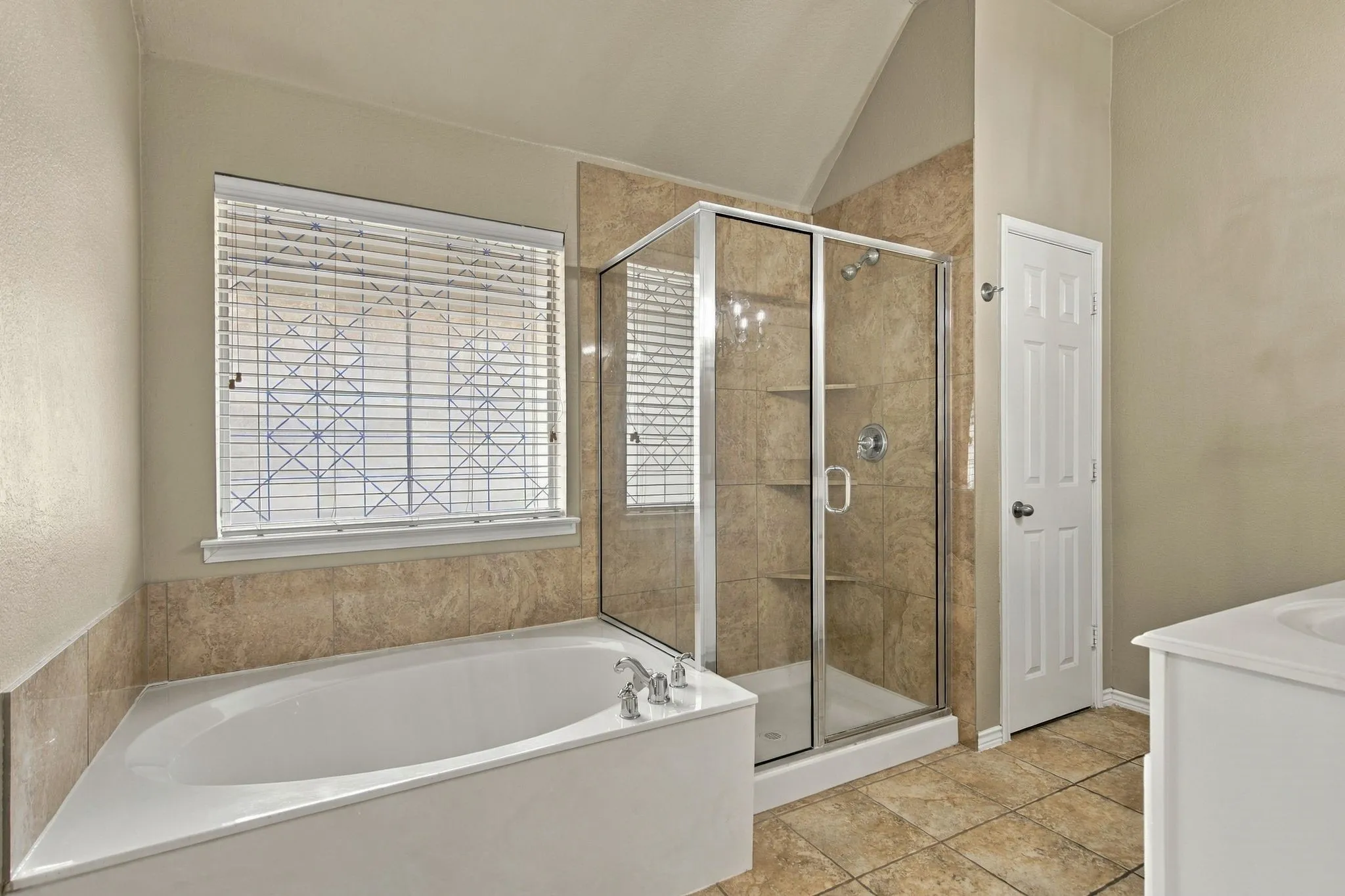 Single Family Residence For Rent in Collin County , 9424 Snowberry Drive, Frisco, Texas 75035, 3 Bedroom, 3 Bathroom, 2 Garage spaces, 2,182 Sqft, built in 2004, mls#21403441, Real Estate Agent in Frisco, Homes For Rent in Collin county, Homes For Rent in Frisco, Realtor in Frisco Texas, Real Estate Brokerage Independent Realty Texas, Luminita Cordes Realtor