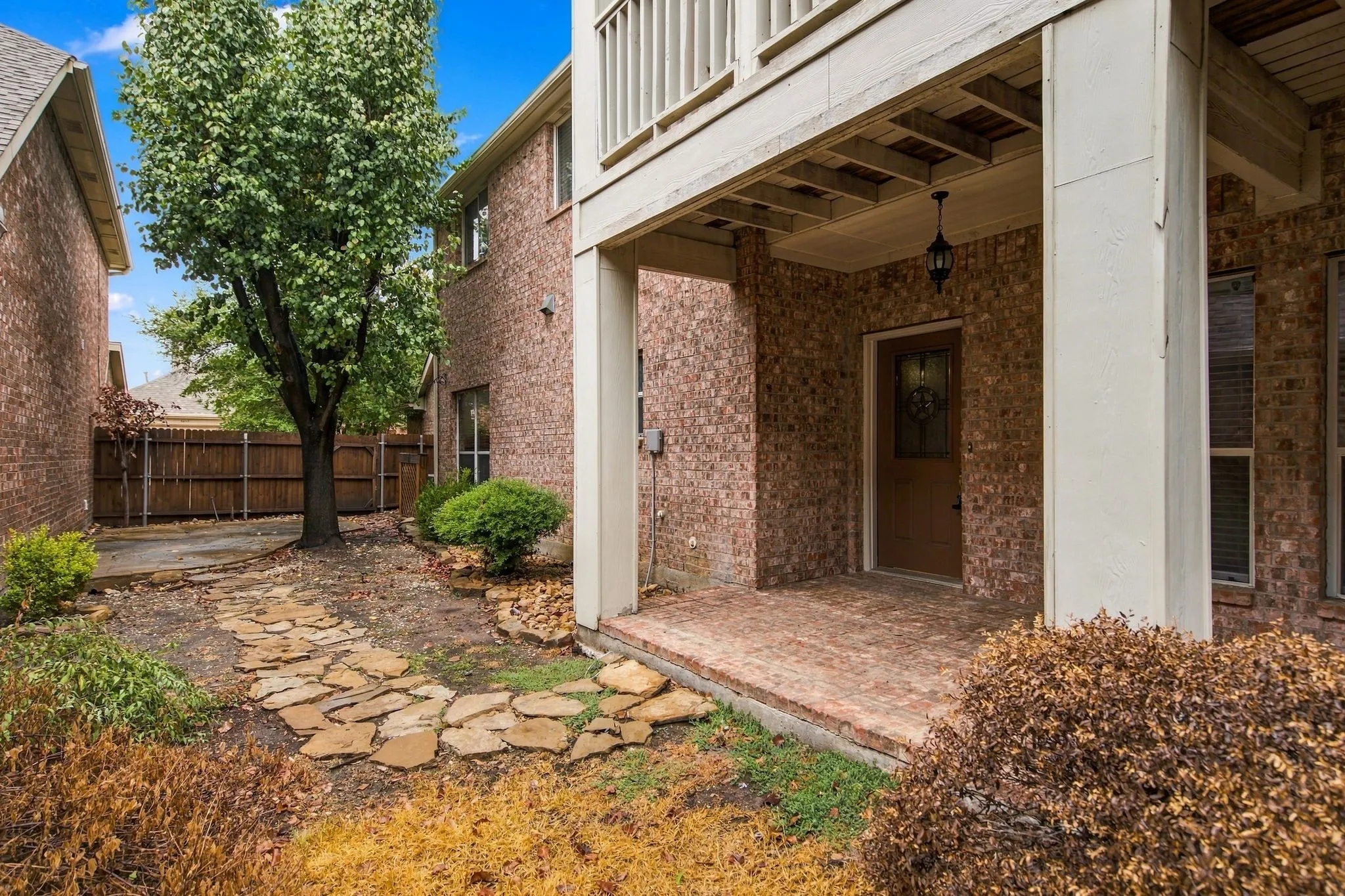 Single Family Residence For Rent in Collin County , 9424 Snowberry Drive, Frisco, Texas 75035, 3 Bedroom, 3 Bathroom, 2 Garage spaces, 2,182 Sqft, built in 2004, mls#21403441, Real Estate Agent in Frisco, Homes For Rent in Collin county, Homes For Rent in Frisco, Realtor in Frisco Texas, Real Estate Brokerage Independent Realty Texas, Luminita Cordes Realtor