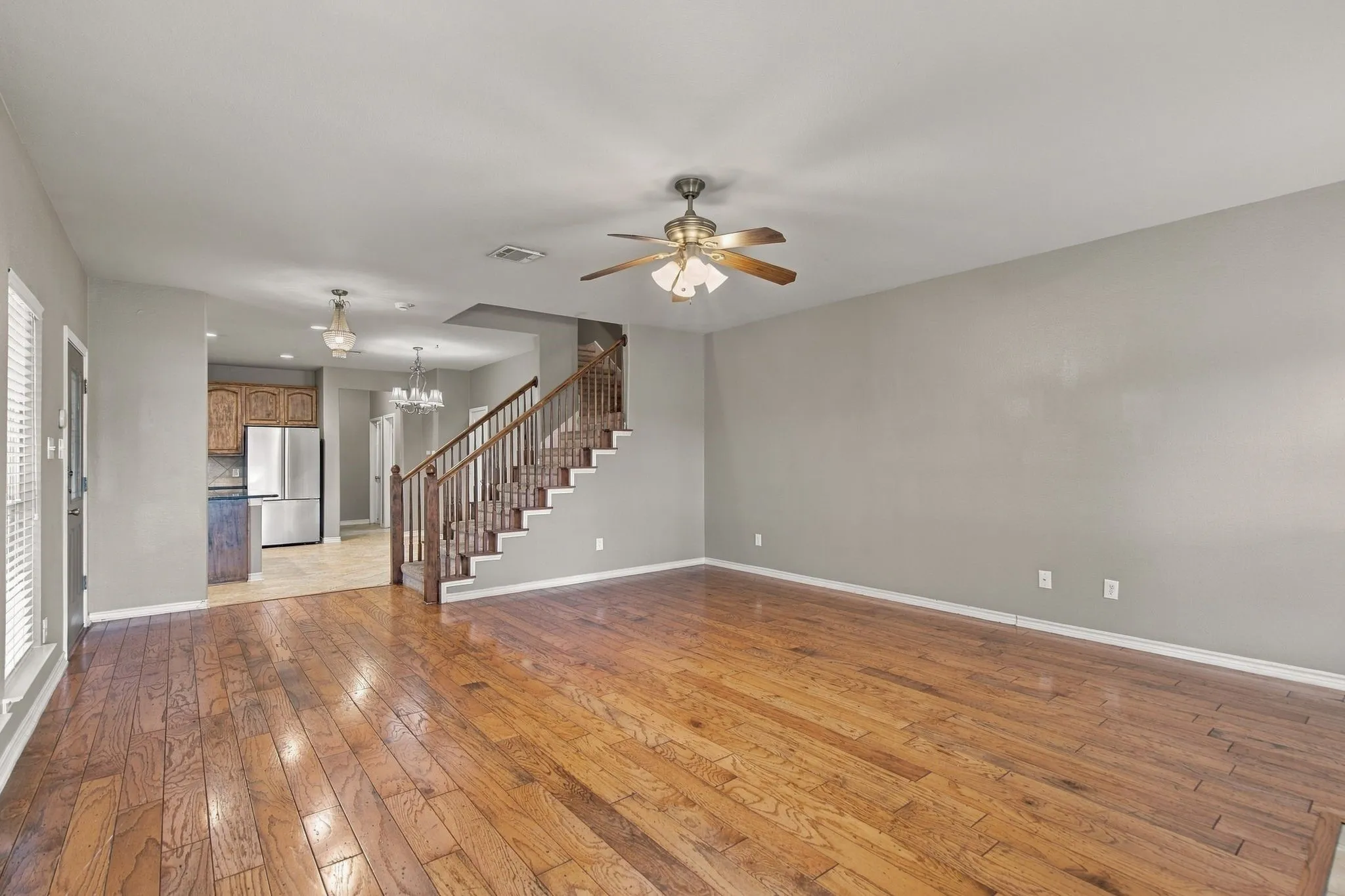 Single Family Residence For Rent in Collin County , 9424 Snowberry Drive, Frisco, Texas 75035, 3 Bedroom, 3 Bathroom, 2 Garage spaces, 2,182 Sqft, built in 2004, mls#21403441, Real Estate Agent in Frisco, Homes For Rent in Collin county, Homes For Rent in Frisco, Realtor in Frisco Texas, Real Estate Brokerage Independent Realty Texas, Luminita Cordes Realtor
