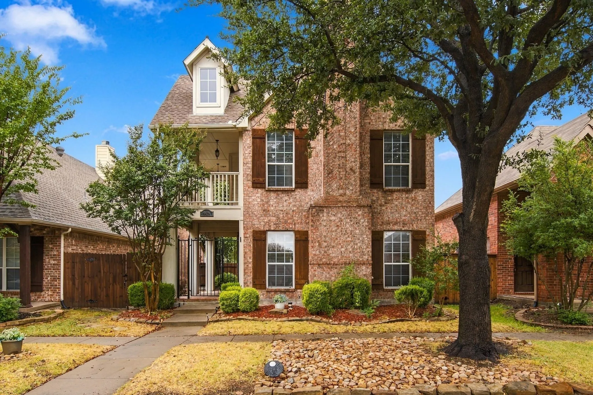 Single Family Residence For Rent in Collin County , 9424 Snowberry Drive, Frisco, Texas 75035, 3 Bedroom, 3 Bathroom, 2 Garage spaces, 2,182 Sqft, built in 2004, mls#21403441, Real Estate Agent in Frisco, Homes For Rent in Collin county, Homes For Rent in Frisco, Realtor in Frisco Texas, Real Estate Brokerage Independent Realty Texas, Luminita Cordes Realtor