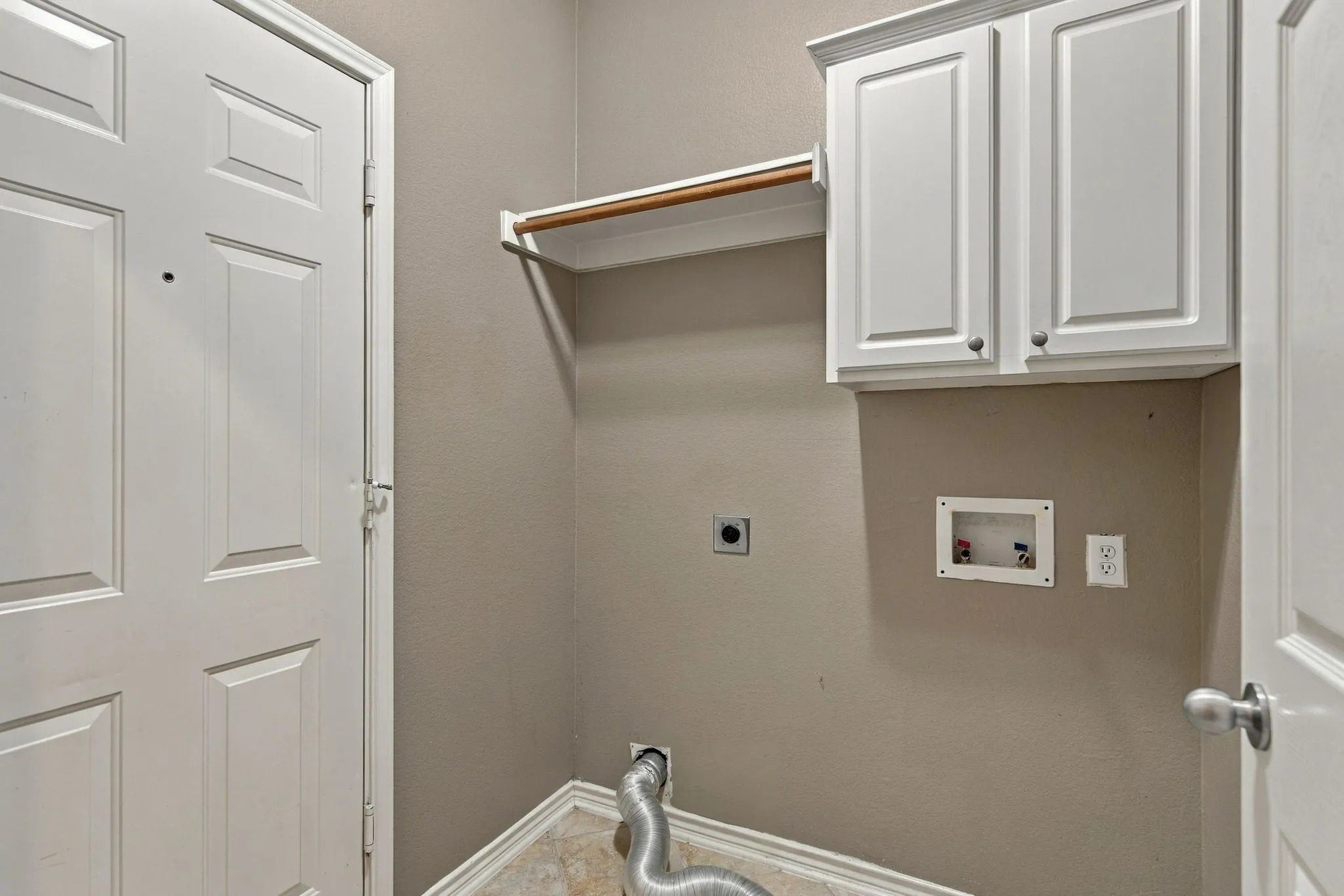 Single Family Residence For Rent in Collin County , 9424 Snowberry Drive, Frisco, Texas 75035, 3 Bedroom, 3 Bathroom, 2 Garage spaces, 2,182 Sqft, built in 2004, mls#21403441, Real Estate Agent in Frisco, Homes For Rent in Collin county, Homes For Rent in Frisco, Realtor in Frisco Texas, Real Estate Brokerage Independent Realty Texas, Luminita Cordes Realtor