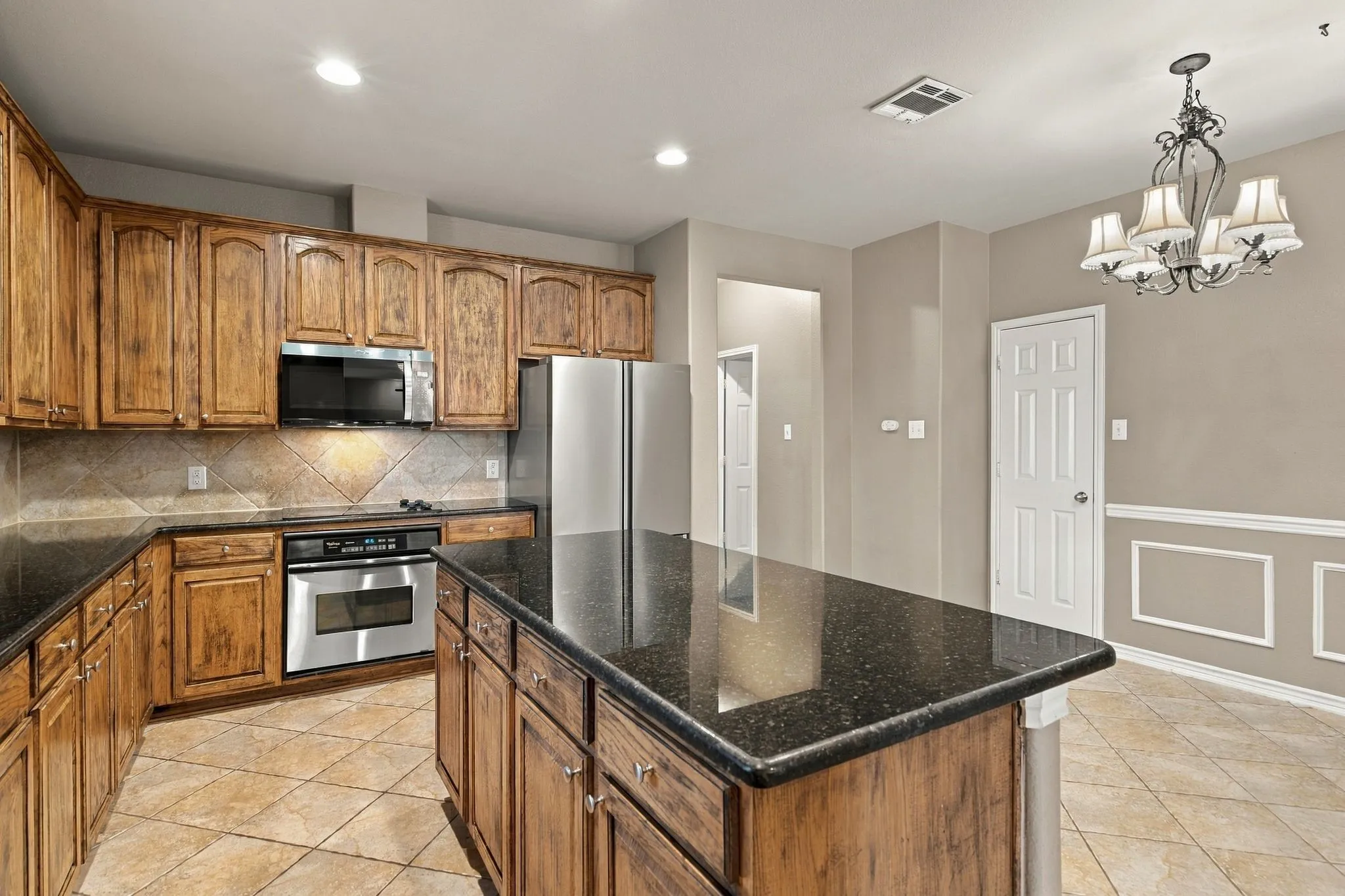 Single Family Residence For Rent in Collin County , 9424 Snowberry Drive, Frisco, Texas 75035, 3 Bedroom, 3 Bathroom, 2 Garage spaces, 2,182 Sqft, built in 2004, mls#21403441, Real Estate Agent in Frisco, Homes For Rent in Collin county, Homes For Rent in Frisco, Realtor in Frisco Texas, Real Estate Brokerage Independent Realty Texas, Luminita Cordes Realtor