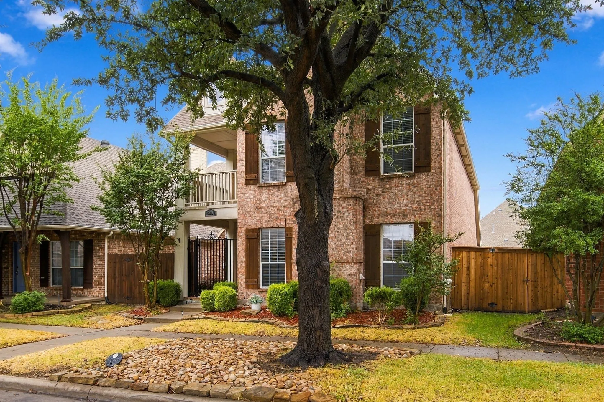 Single Family Residence For Rent in Collin County , 9424 Snowberry Drive, Frisco, Texas 75035, 3 Bedroom, 3 Bathroom, 2 Garage spaces, 2,182 Sqft, built in 2004, mls#21403441, Real Estate Agent in Frisco, Homes For Rent in Collin county, Homes For Rent in Frisco, Realtor in Frisco Texas, Real Estate Brokerage Independent Realty Texas, Luminita Cordes Realtor