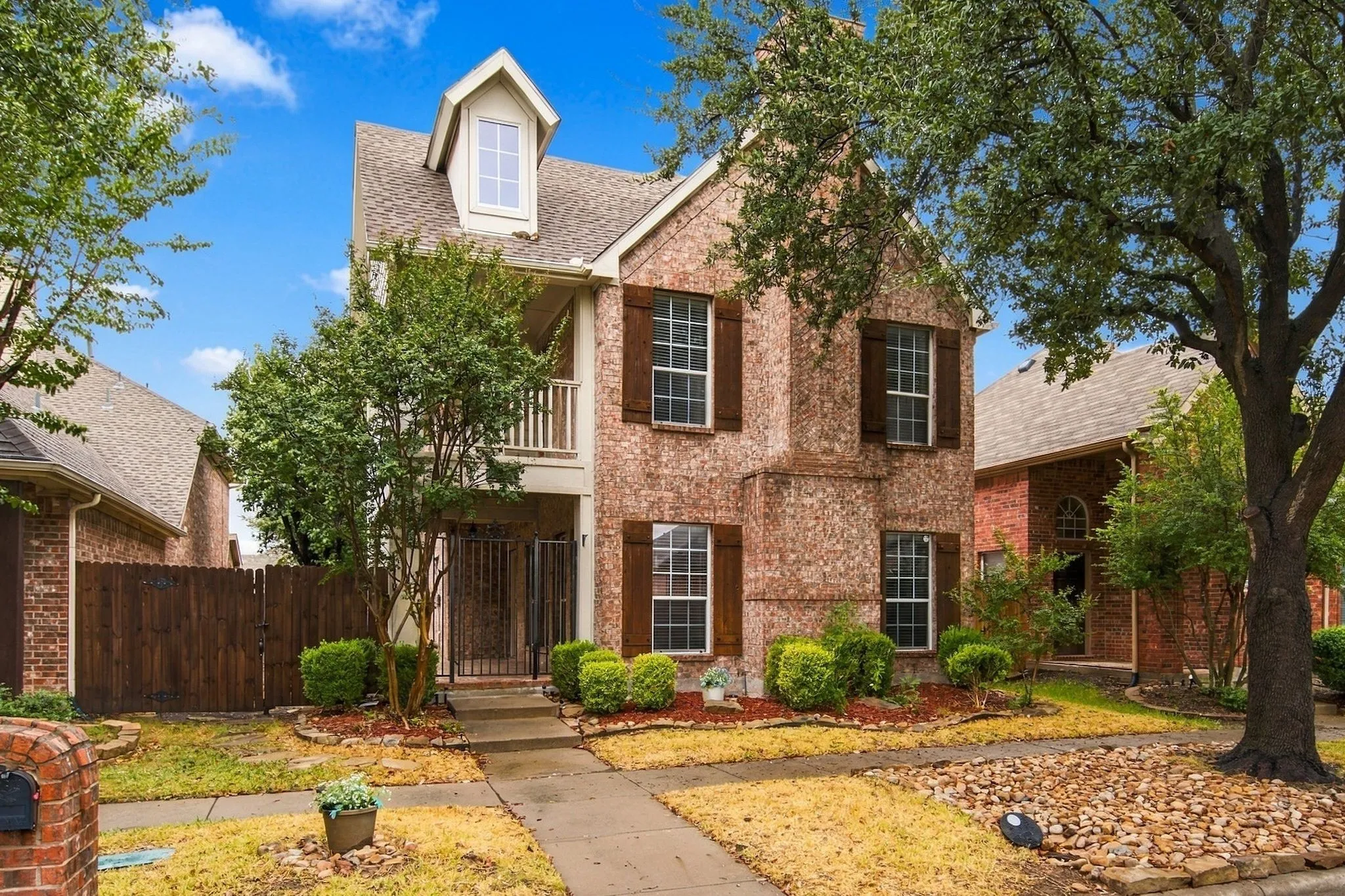 Single Family Residence For Rent in Collin County , 9424 Snowberry Drive, Frisco, Texas 75035, 3 Bedroom, 3 Bathroom, 2 Garage spaces, 2,182 Sqft, built in 2004, mls#21403441, Real Estate Agent in Frisco, Homes For Rent in Collin county, Homes For Rent in Frisco, Realtor in Frisco Texas, Real Estate Brokerage Independent Realty Texas, Luminita Cordes Realtor