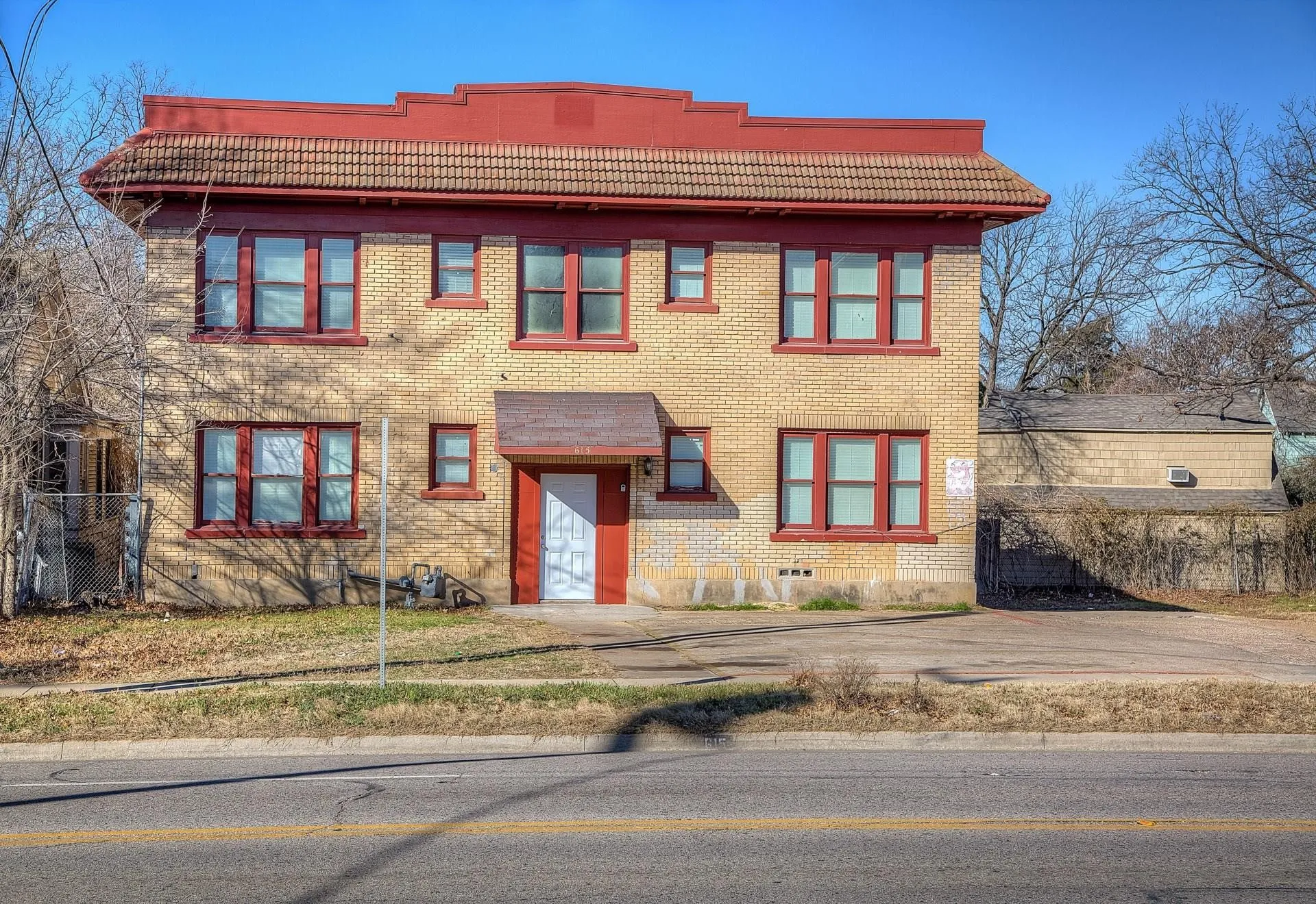 Apartment For Rent in Dallas County , 615 N Marsalis Avenue 9, Dallas, Texas 75203, 1 Bedroom, 1 Bathroom, Garage spaces, 420 Sqft, built in 1926, mls#21403489, Real Estate Agent in Dallas, Homes For Rent in Dallas county, Homes For Rent in Dallas, Realtor in Dallas Texas, Real Estate Brokerage Independent Realty Texas, Luminita Cordes Realtor