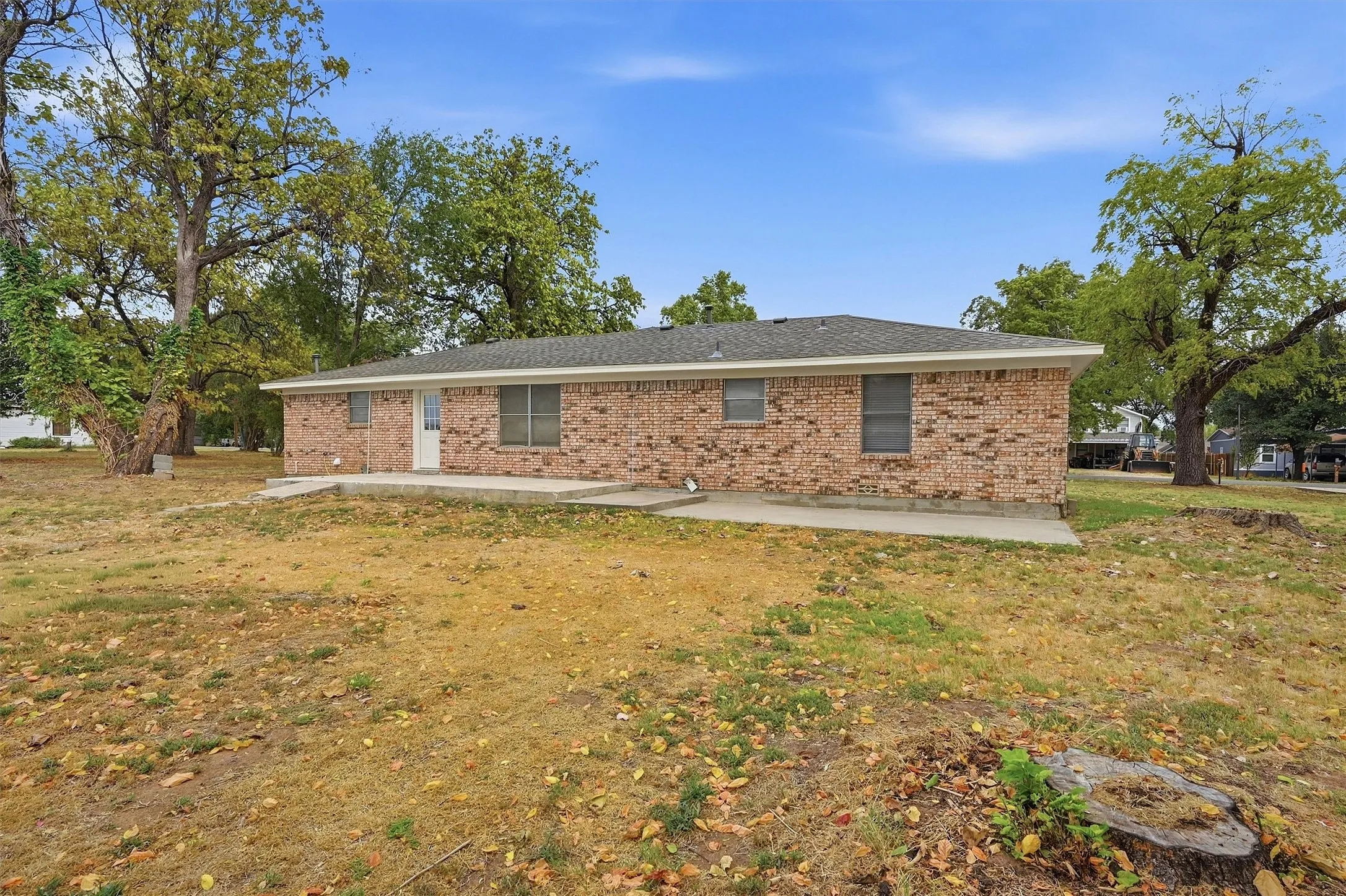 Single Family Residence For Sale in Grayson County , 400 E Murdock Street, Collinsville, Texas 76233, 3 Bedroom, 2 Bathroom, 1 Garage spaces, 1,476 Sqft, built in 1978, mls#21390721, Real Estate Agent in Collinsville, Homes For Sale in Grayson county, Homes For Sale in Collinsville, Realtor in Collinsville Texas, Real Estate Brokerage Independent Realty Texas, Luminita Cordes Realtor
