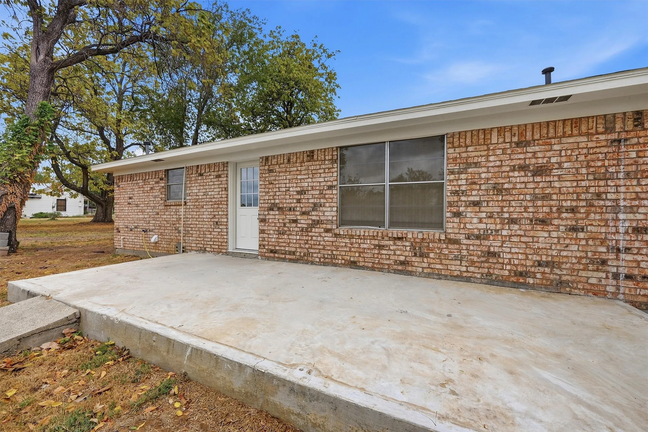 Single Family Residence For Sale in Grayson County , 400 E Murdock Street, Collinsville, Texas 76233, 3 Bedroom, 2 Bathroom, 1 Garage spaces, 1,476 Sqft, built in 1978, mls#21390721, Real Estate Agent in Collinsville, Homes For Sale in Grayson county, Homes For Sale in Collinsville, Realtor in Collinsville Texas, Real Estate Brokerage Independent Realty Texas, Luminita Cordes Realtor