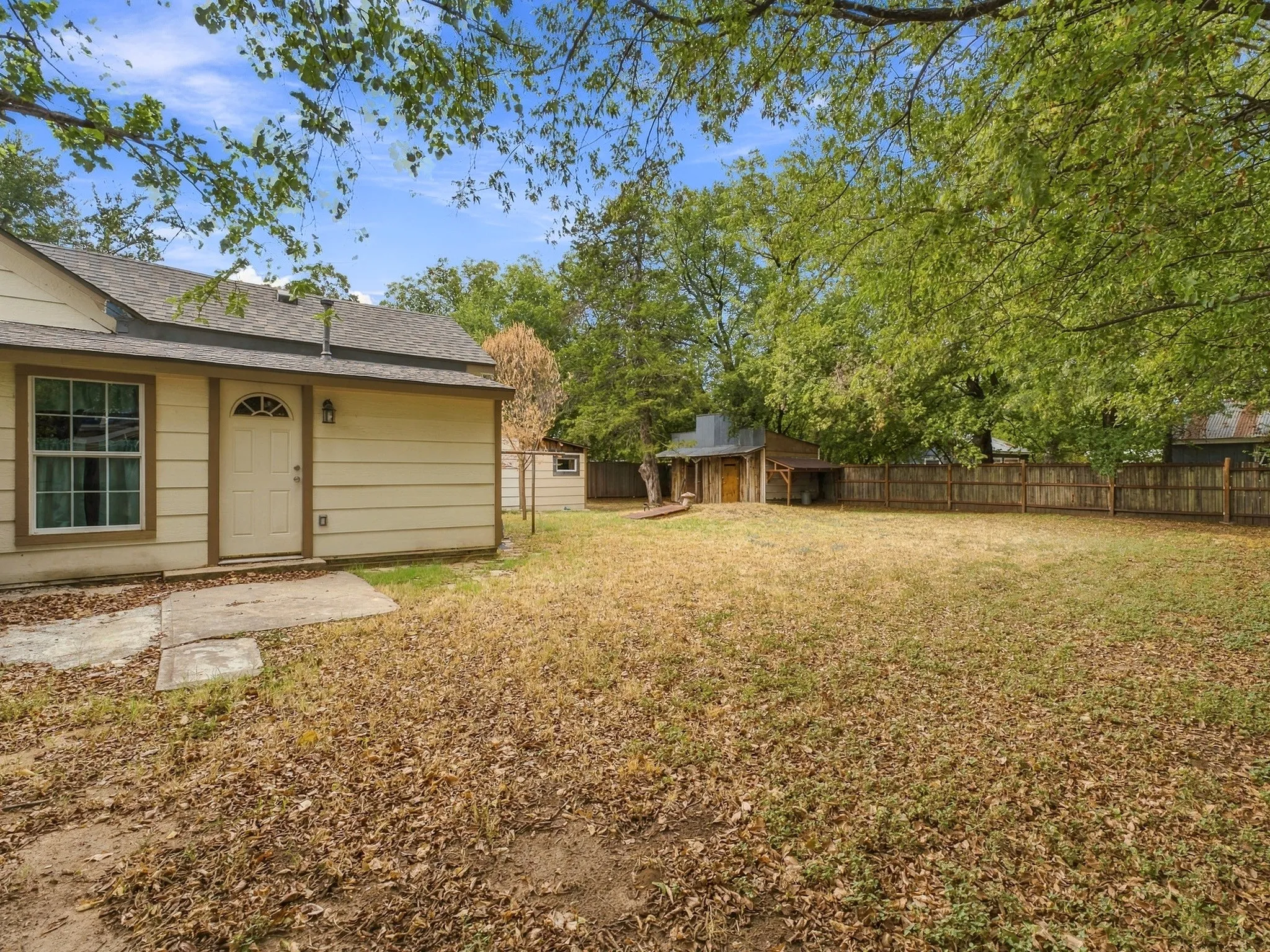 Single Family Residence For Sale in Wise County , 207 N Oneil Street, Alvord, Texas 76225, 2 Bedroom, 1 Bathroom, Garage spaces, 1,248 Sqft, built in 0, mls#21403467, Real Estate Agent in Alvord, Homes For Sale in Wise county, Homes For Sale in Alvord, Realtor in Alvord Texas, Real Estate Brokerage Independent Realty Texas, Luminita Cordes Realtor