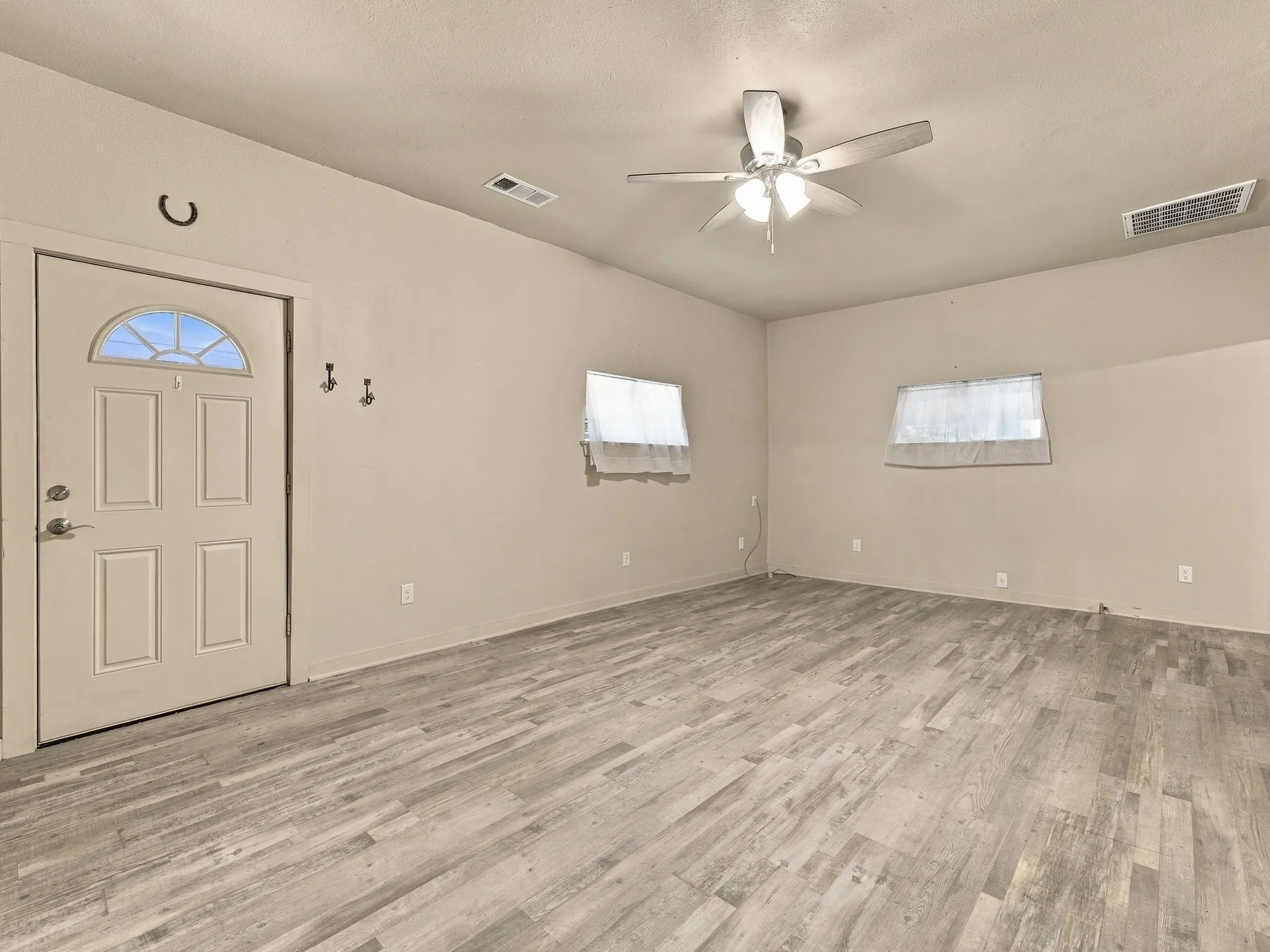 Single Family Residence For Sale in Wise County , 207 N Oneil Street, Alvord, Texas 76225, 2 Bedroom, 1 Bathroom, Garage spaces, 1,248 Sqft, built in 0, mls#21403467, Real Estate Agent in Alvord, Homes For Sale in Wise county, Homes For Sale in Alvord, Realtor in Alvord Texas, Real Estate Brokerage Independent Realty Texas, Luminita Cordes Realtor