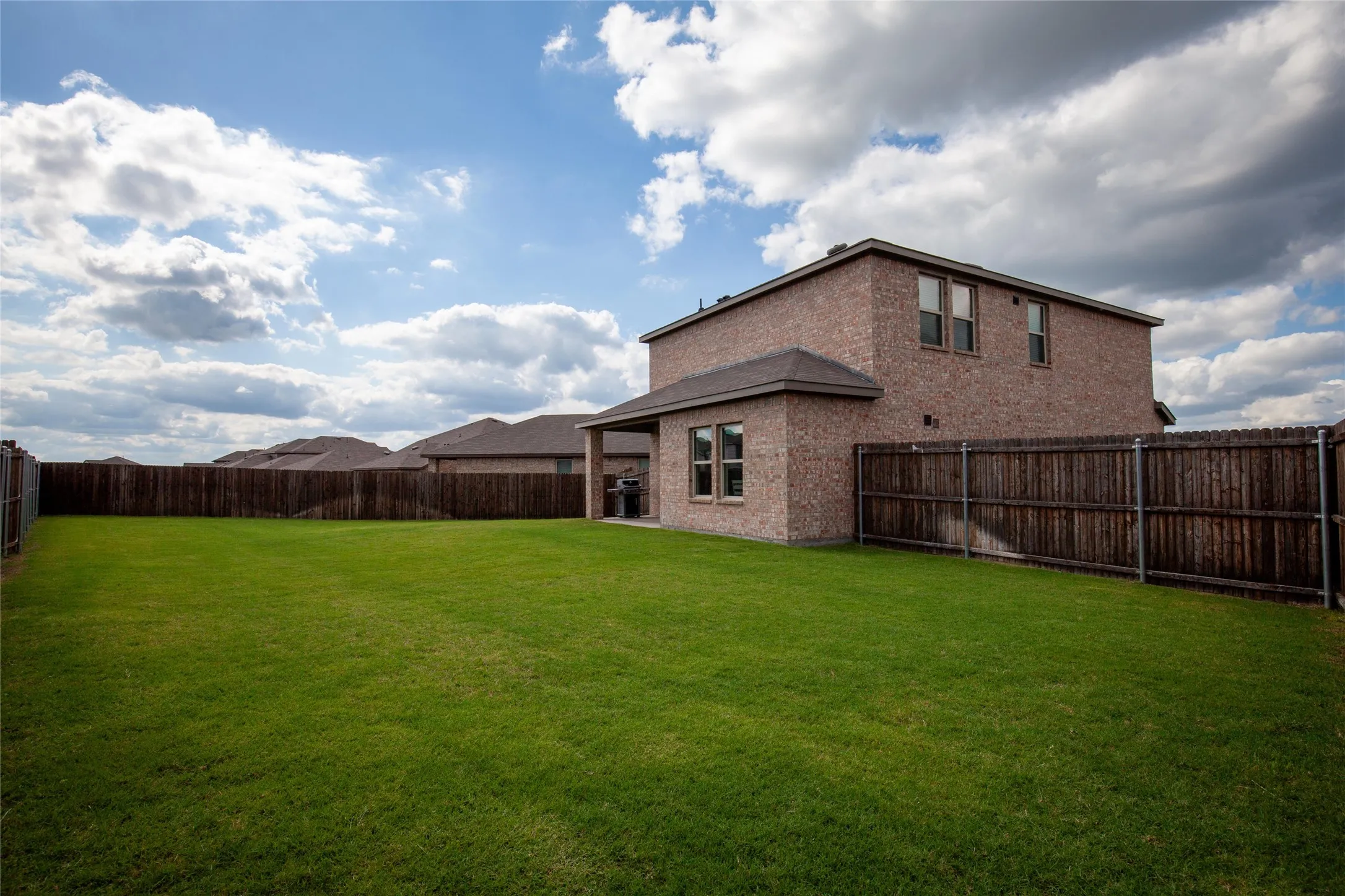 Single Family Residence For Sale in Kaufman County , 1506 Usal Court, Forney, Texas 75126, 3 Bedroom, 2 Bathroom, 2 Garage spaces, 1,796 Sqft, built in 2023, mls#21403504, Real Estate Agent in Forney, Homes For Sale in Kaufman county, Homes For Sale in Forney, Realtor in Forney Texas, Real Estate Brokerage Independent Realty Texas, Luminita Cordes Realtor