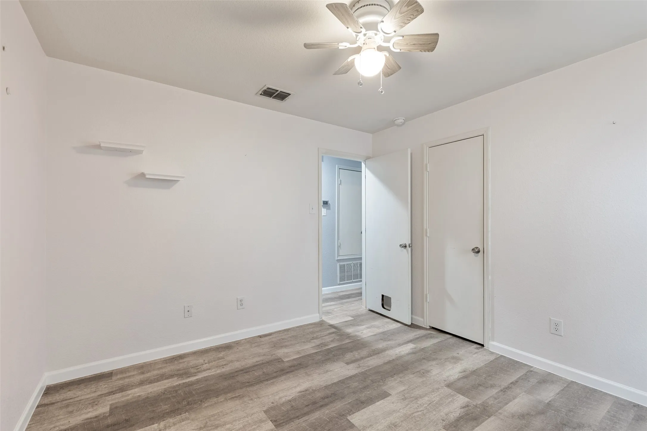 Single Family Residence For Sale in Tarrant County , 14109 Cochise Drive, Fort Worth, Texas 76052, 4 Bedroom, 2 Bathroom, 2 Garage spaces, 1,768 Sqft, built in 2007, mls#21326940, Real Estate Agent in Fort Worth, Homes For Sale in Tarrant county, Homes For Sale in Fort Worth, Realtor in Fort Worth Texas, Real Estate Brokerage Independent Realty Texas, Luminita Cordes Realtor