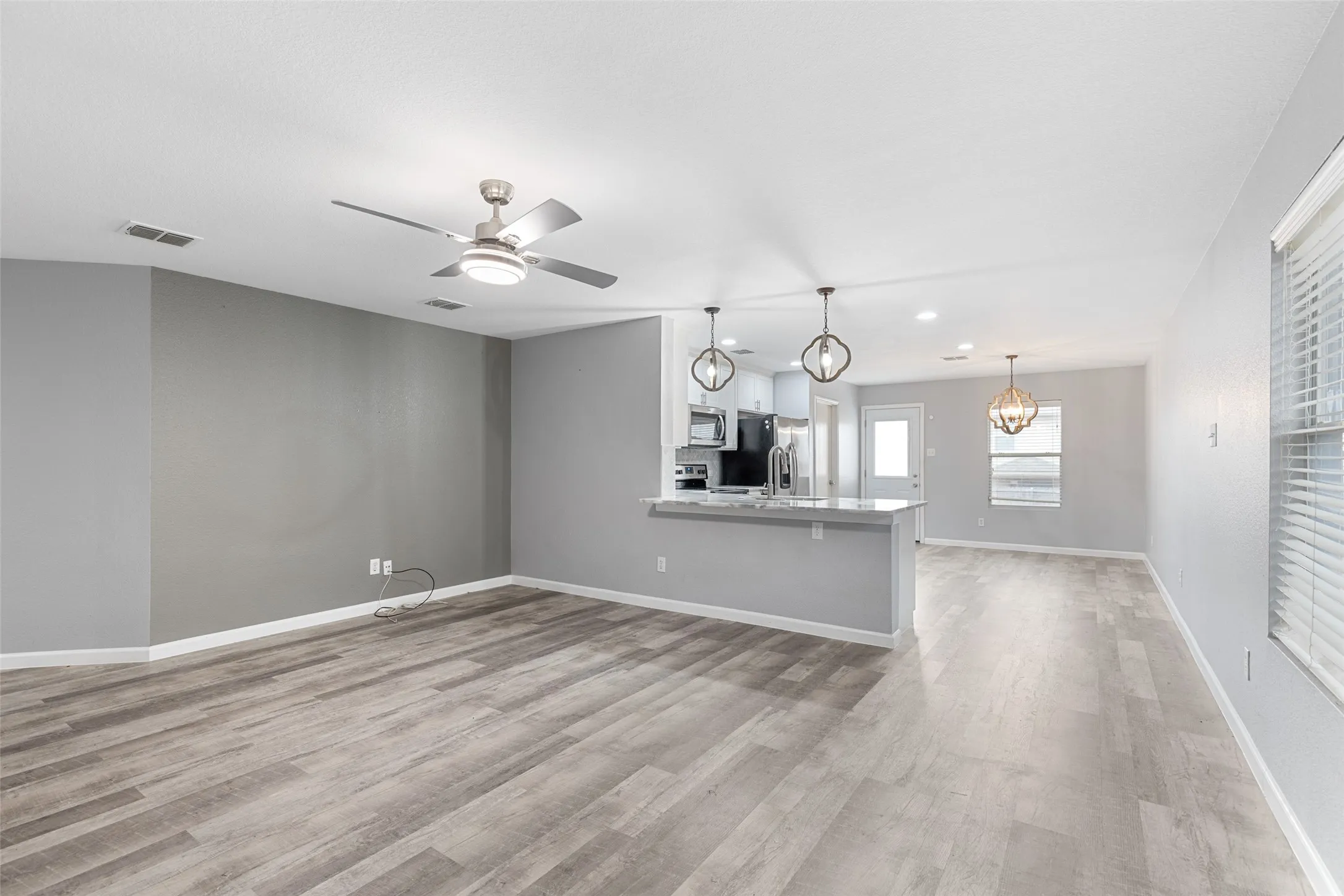 Single Family Residence For Sale in Tarrant County , 14109 Cochise Drive, Fort Worth, Texas 76052, 4 Bedroom, 2 Bathroom, 2 Garage spaces, 1,768 Sqft, built in 2007, mls#21326940, Real Estate Agent in Fort Worth, Homes For Sale in Tarrant county, Homes For Sale in Fort Worth, Realtor in Fort Worth Texas, Real Estate Brokerage Independent Realty Texas, Luminita Cordes Realtor