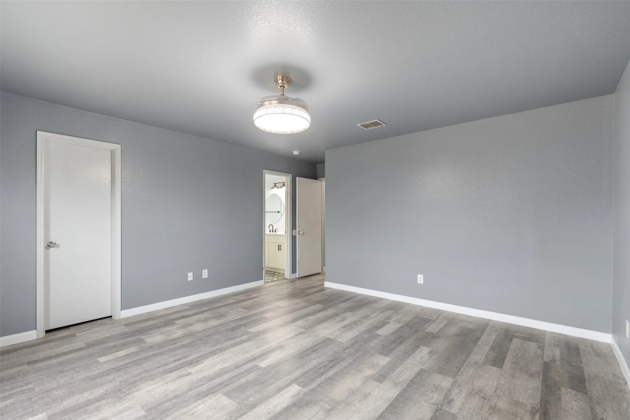 Single Family Residence For Sale in Tarrant County , 14109 Cochise Drive, Fort Worth, Texas 76052, 4 Bedroom, 2 Bathroom, 2 Garage spaces, 1,768 Sqft, built in 2007, mls#21326940, Real Estate Agent in Fort Worth, Homes For Sale in Tarrant county, Homes For Sale in Fort Worth, Realtor in Fort Worth Texas, Real Estate Brokerage Independent Realty Texas, Luminita Cordes Realtor