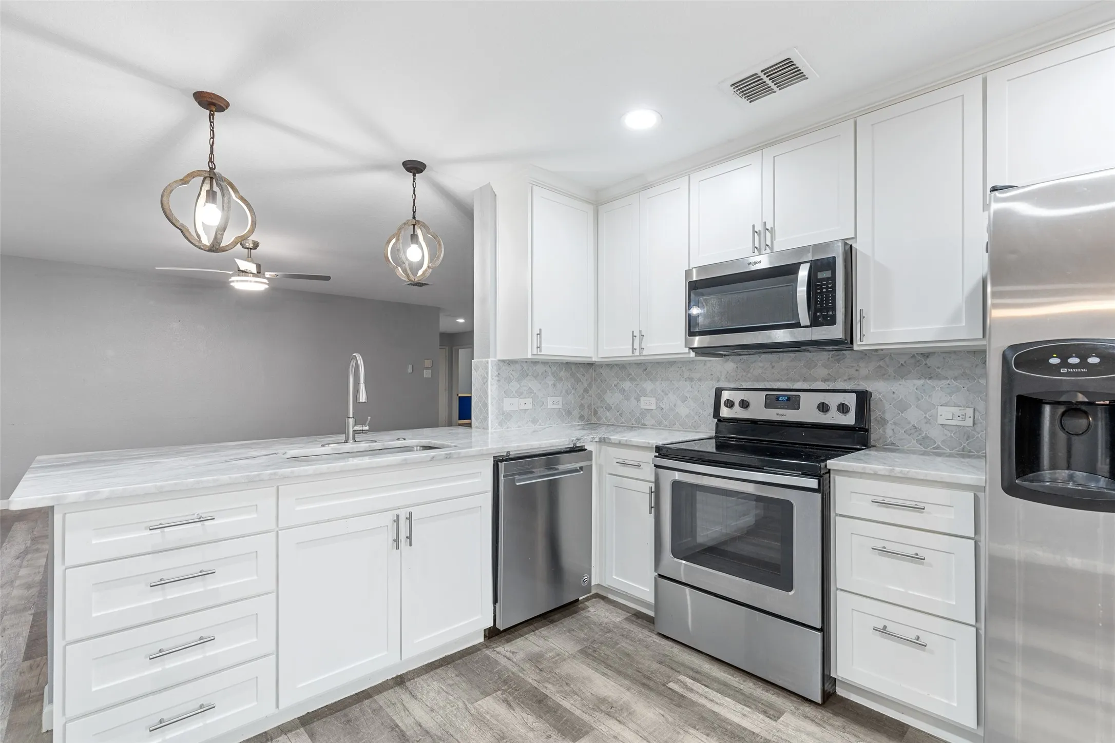 Single Family Residence For Sale in Tarrant County , 14109 Cochise Drive, Fort Worth, Texas 76052, 4 Bedroom, 2 Bathroom, 2 Garage spaces, 1,768 Sqft, built in 2007, mls#21326940, Real Estate Agent in Fort Worth, Homes For Sale in Tarrant county, Homes For Sale in Fort Worth, Realtor in Fort Worth Texas, Real Estate Brokerage Independent Realty Texas, Luminita Cordes Realtor