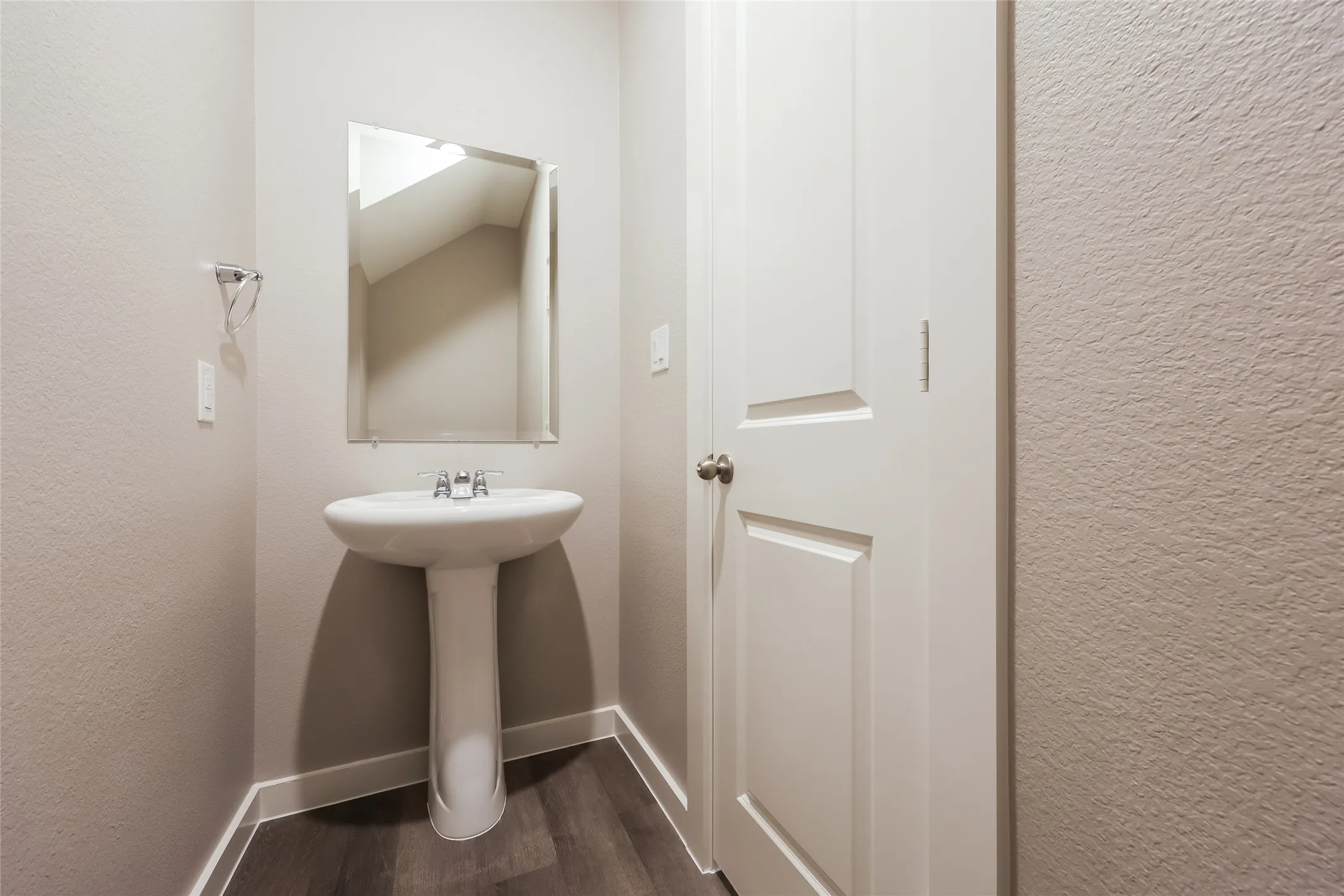 Single Family Residence For Rent in Tarrant County , 704 Painted Loon Drive, Arlington, Texas 76005, 3 Bedroom, 3 Bathroom, 2 Garage spaces, 1,464 Sqft, built in 2025, mls#21400636, Real Estate Agent in Arlington, Homes For Rent in Tarrant county, Homes For Rent in Arlington, Realtor in Arlington Texas, Real Estate Brokerage Independent Realty Texas, Luminita Cordes Realtor