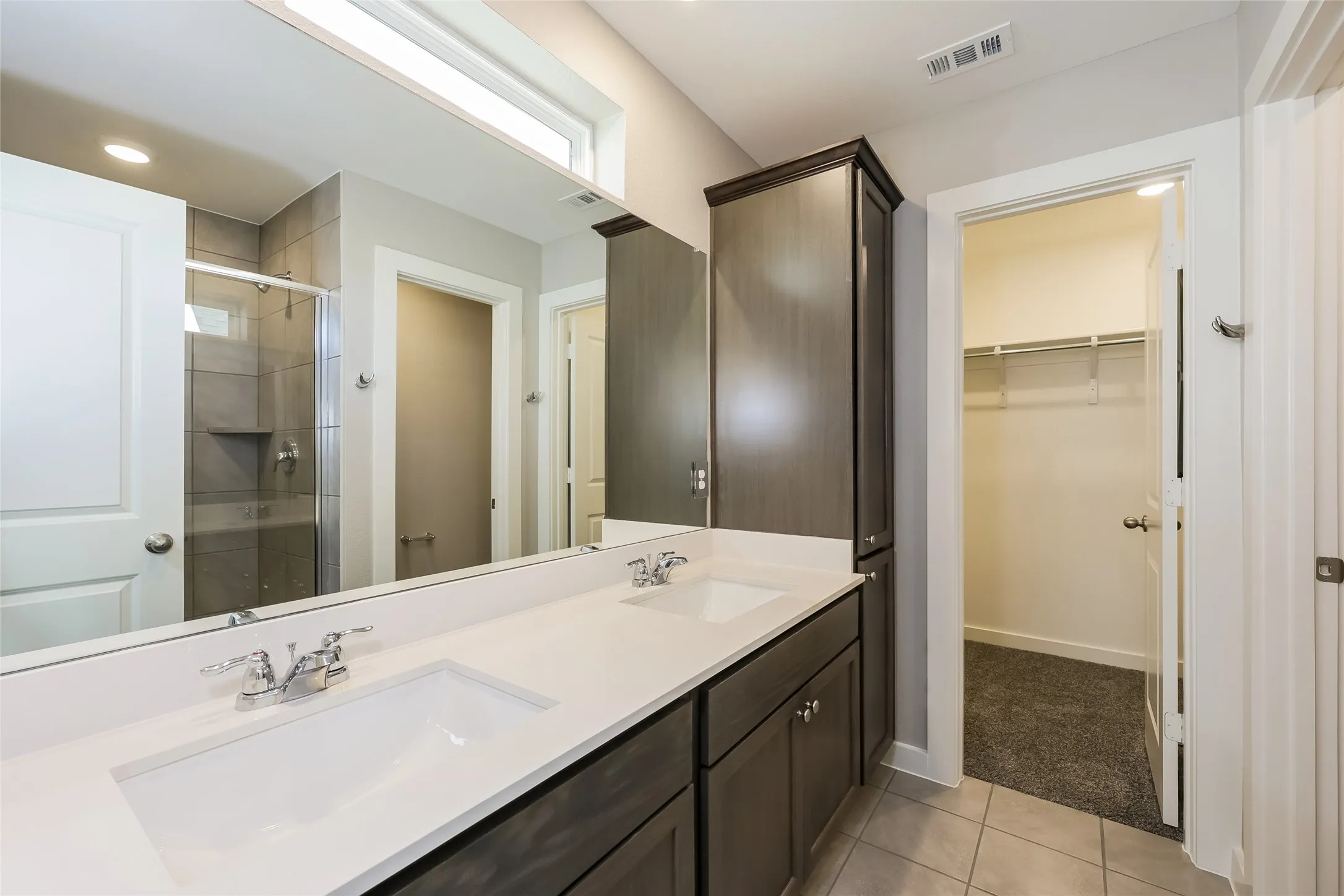 Single Family Residence For Rent in Tarrant County , 704 Painted Loon Drive, Arlington, Texas 76005, 3 Bedroom, 3 Bathroom, 2 Garage spaces, 1,464 Sqft, built in 2025, mls#21400636, Real Estate Agent in Arlington, Homes For Rent in Tarrant county, Homes For Rent in Arlington, Realtor in Arlington Texas, Real Estate Brokerage Independent Realty Texas, Luminita Cordes Realtor