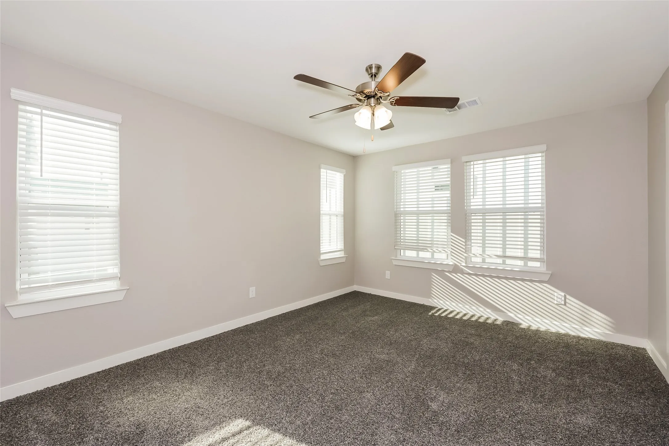 Single Family Residence For Rent in Tarrant County , 704 Painted Loon Drive, Arlington, Texas 76005, 3 Bedroom, 3 Bathroom, 2 Garage spaces, 1,464 Sqft, built in 2025, mls#21400636, Real Estate Agent in Arlington, Homes For Rent in Tarrant county, Homes For Rent in Arlington, Realtor in Arlington Texas, Real Estate Brokerage Independent Realty Texas, Luminita Cordes Realtor