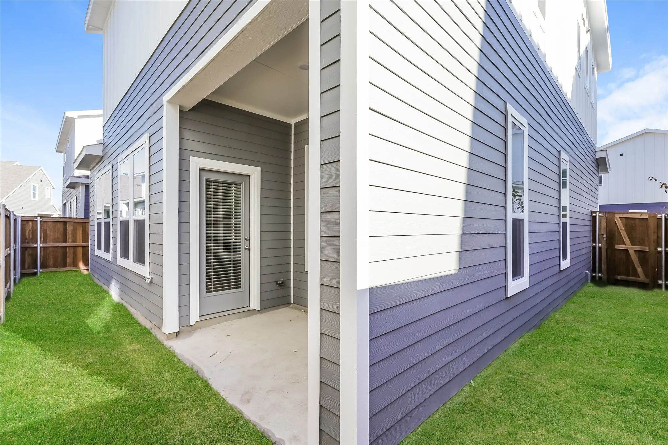 Single Family Residence For Rent in Tarrant County , 704 Painted Loon Drive, Arlington, Texas 76005, 3 Bedroom, 3 Bathroom, 2 Garage spaces, 1,464 Sqft, built in 2025, mls#21400636, Real Estate Agent in Arlington, Homes For Rent in Tarrant county, Homes For Rent in Arlington, Realtor in Arlington Texas, Real Estate Brokerage Independent Realty Texas, Luminita Cordes Realtor