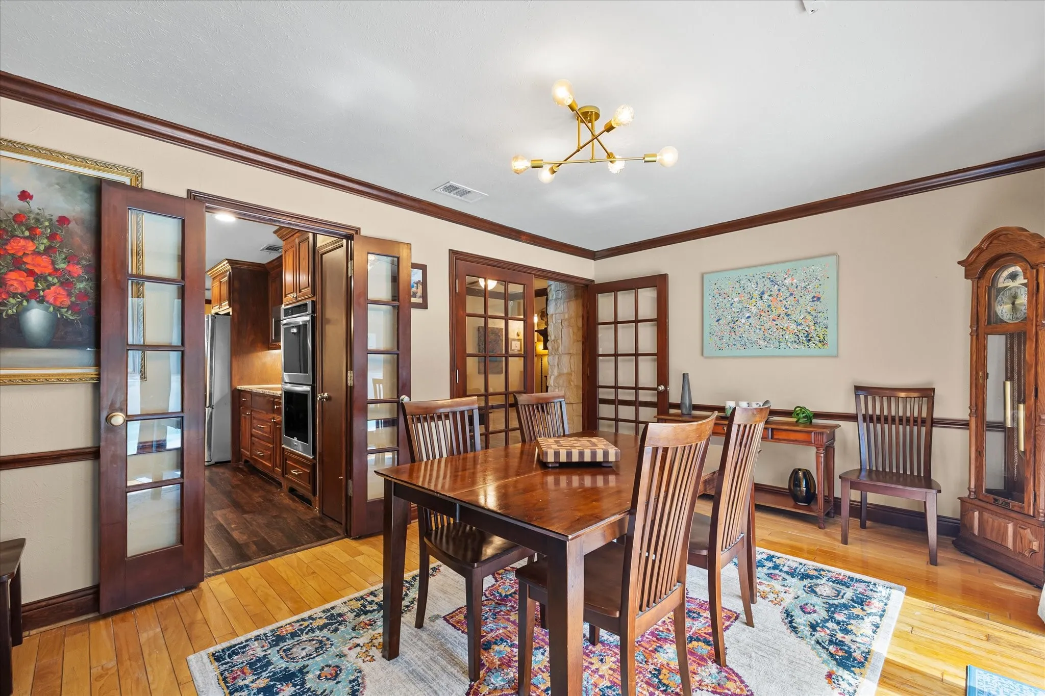 Single Family Residence For Sale in Rockwall County , 1107 Bayshore Drive, Rockwall, Texas 75087, 3 Bedroom, 2 Bathroom, 2 Garage spaces, 2,001 Sqft, built in 1984, mls#21401063, Real Estate Agent in Rockwall, Homes For Sale in Rockwall county, Homes For Sale in Rockwall, Realtor in Rockwall Texas, Real Estate Brokerage Independent Realty Texas, Luminita Cordes Realtor