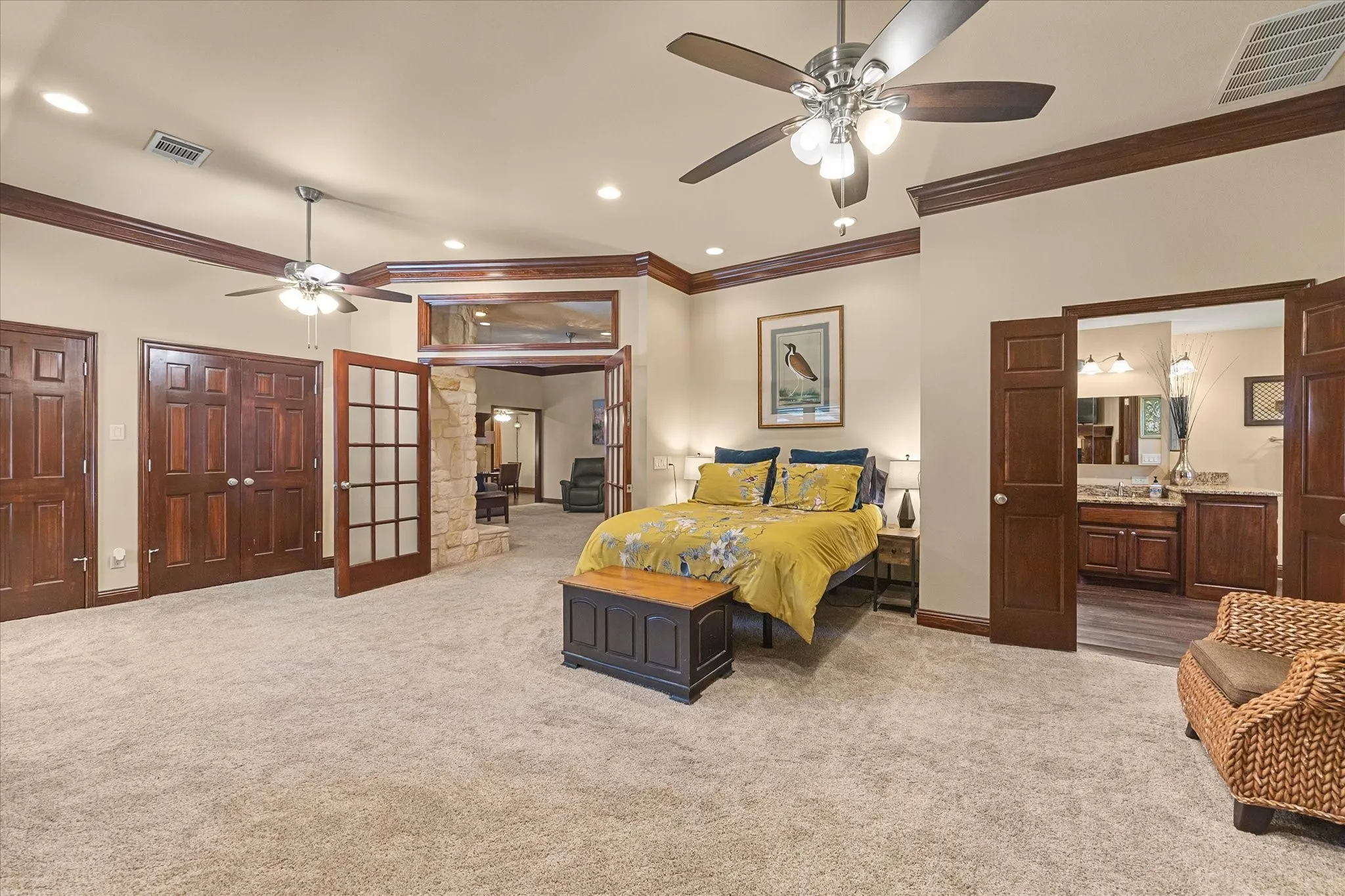 Single Family Residence For Sale in Rockwall County , 1107 Bayshore Drive, Rockwall, Texas 75087, 3 Bedroom, 2 Bathroom, 2 Garage spaces, 2,001 Sqft, built in 1984, mls#21401063, Real Estate Agent in Rockwall, Homes For Sale in Rockwall county, Homes For Sale in Rockwall, Realtor in Rockwall Texas, Real Estate Brokerage Independent Realty Texas, Luminita Cordes Realtor