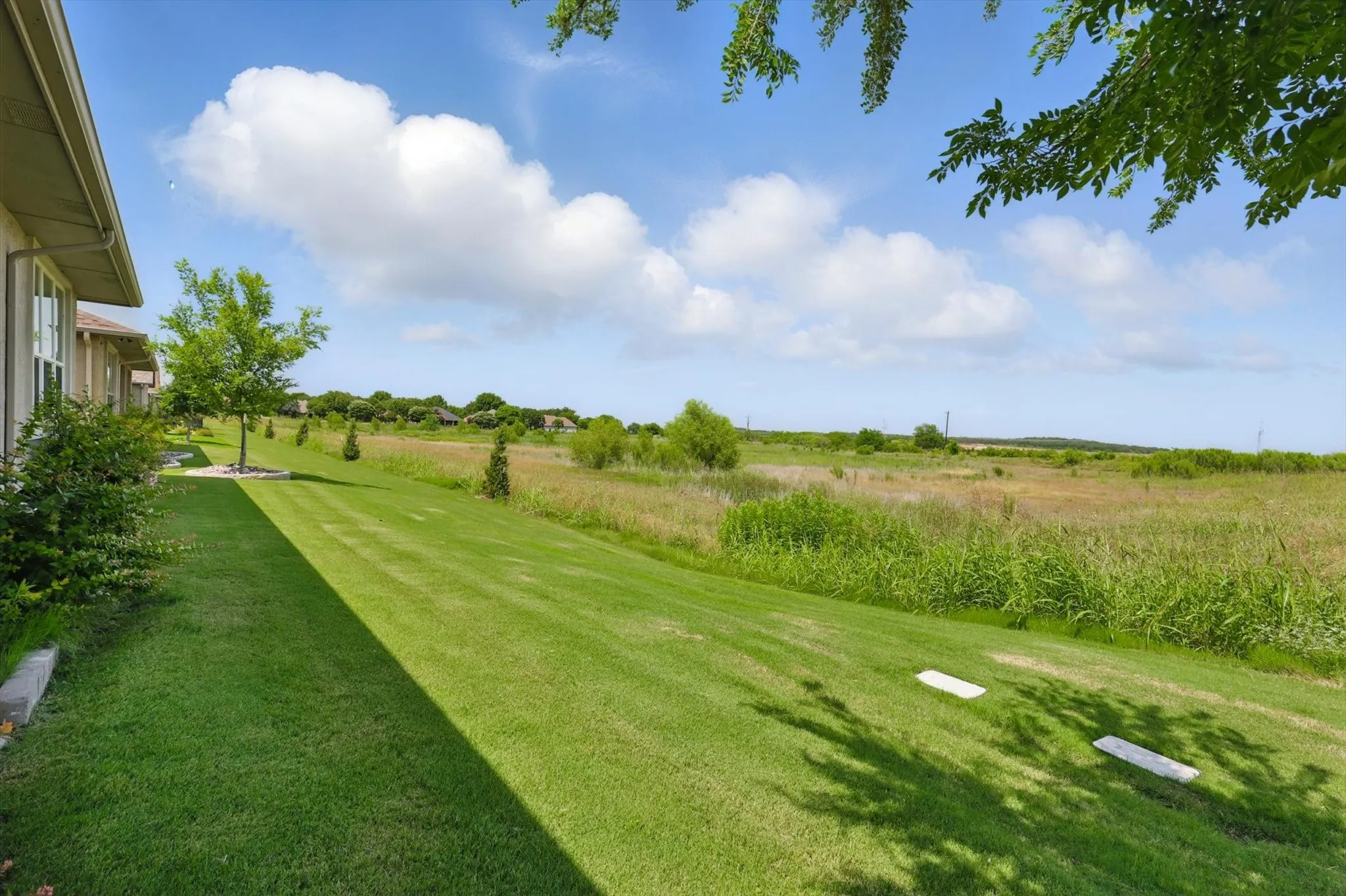Single Family Residence For Sale in Denton County , 9809 Salford Way, Denton, Texas 76207, 2 Bedroom, 3 Bathroom, 2 Garage spaces, 1,849 Sqft, built in 2022, mls#21396490, Real Estate Agent in Denton, Homes For Sale in Denton county, Homes For Sale in Denton, Realtor in Denton Texas, Real Estate Brokerage Independent Realty Texas, Luminita Cordes Realtor